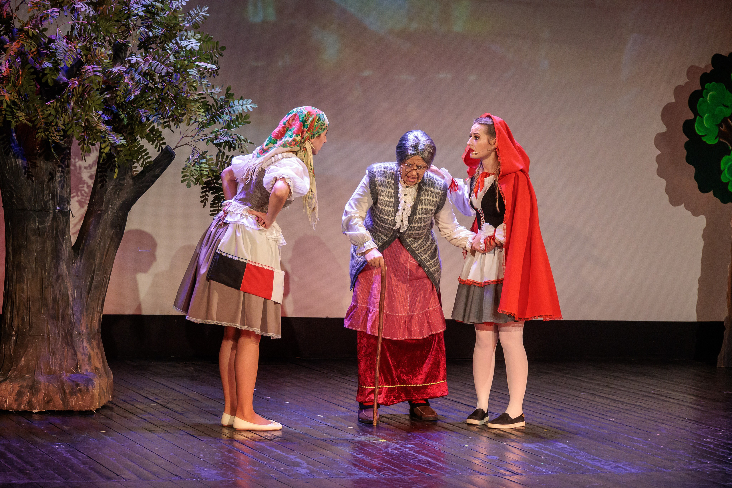 Povestea Scufita Rosie. Clounella. ✔️ Servicii foto si video in Chisinau Moldova - Cinematic.md