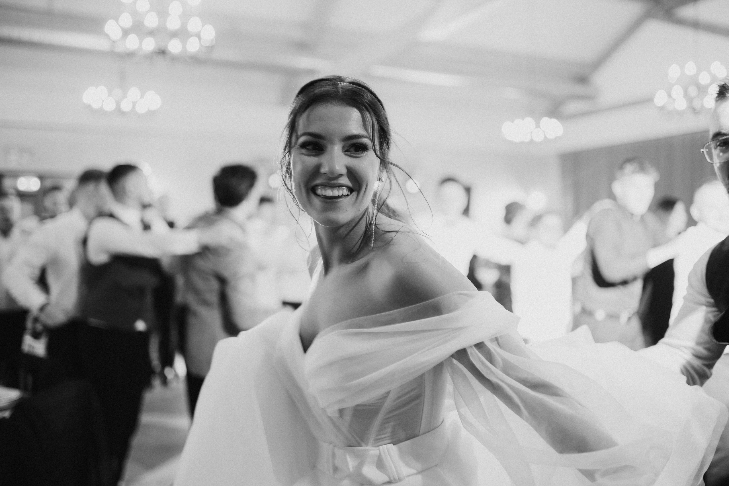 Sala Koralowa w Jaworzu: Opowieść o ślubie Nikoli i Kacpra. Karkowskafoto - fotografia miłości