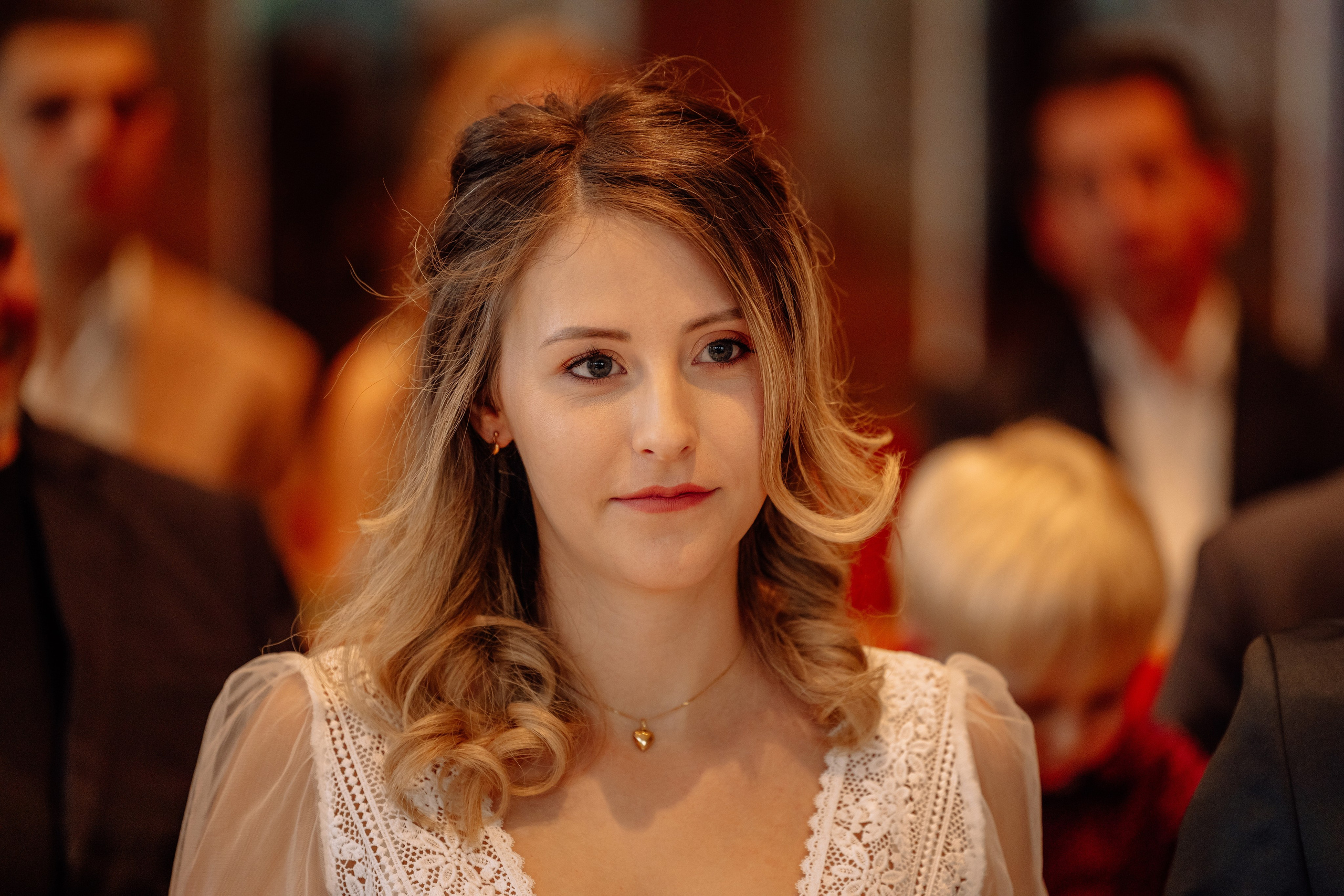 Nahaufnahme der Braut im Standesamt Feldkirchen