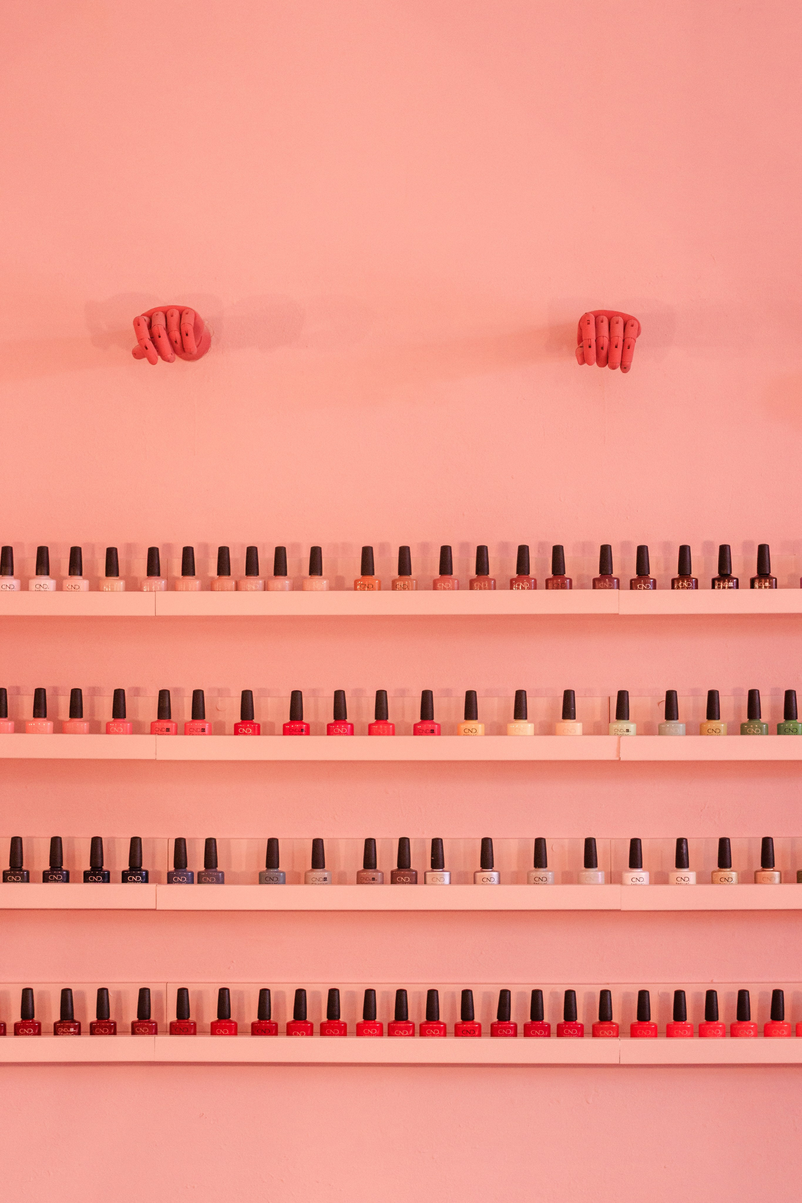 Salón de uñas. Fotógrafo de retrato, familia y reportajes en Valencia | España | Europa Vitalii Lumier