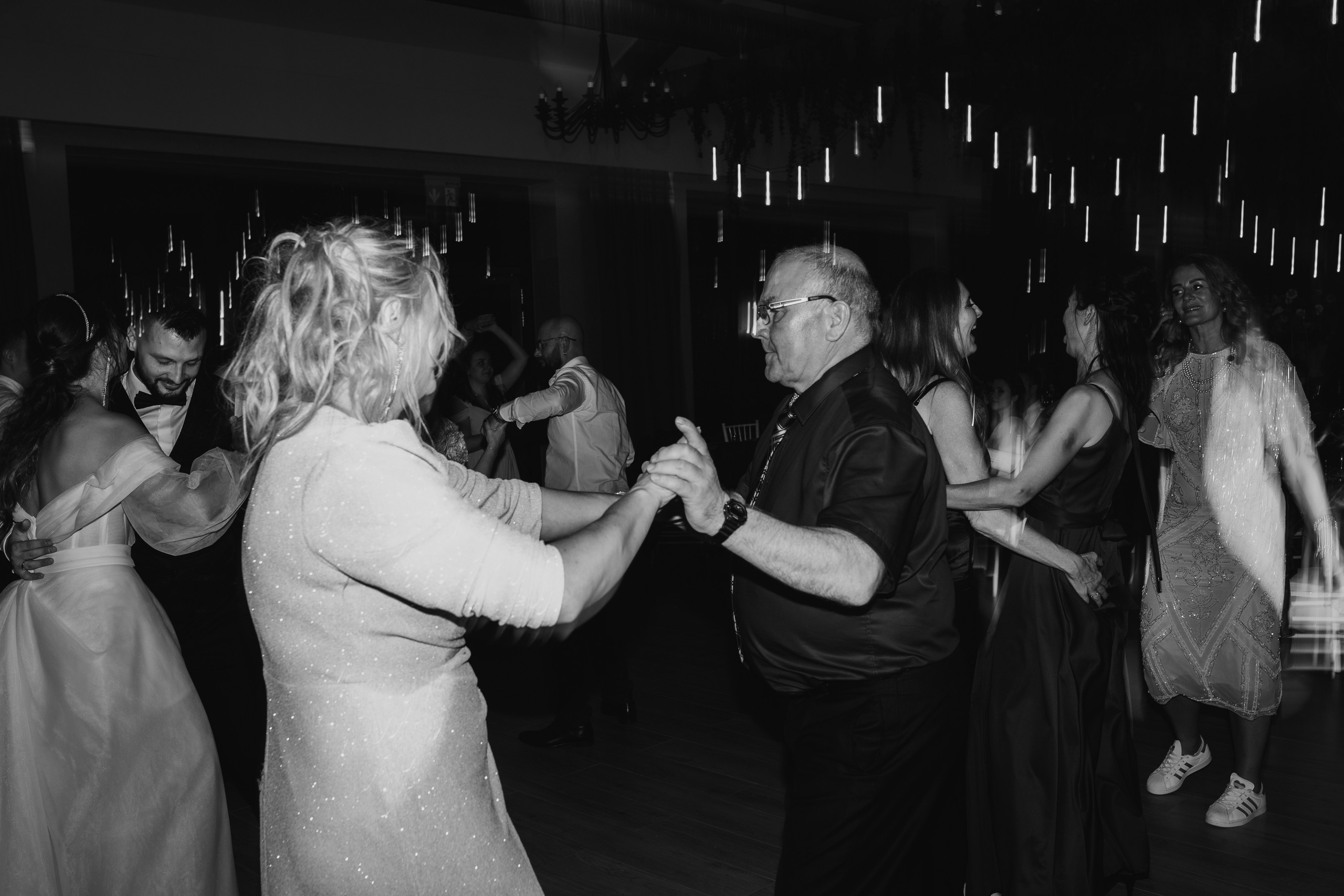 Sala Koralowa w Jaworzu: Opowieść o ślubie Nikoli i Kacpra. Karkowskafoto - fotografia miłości