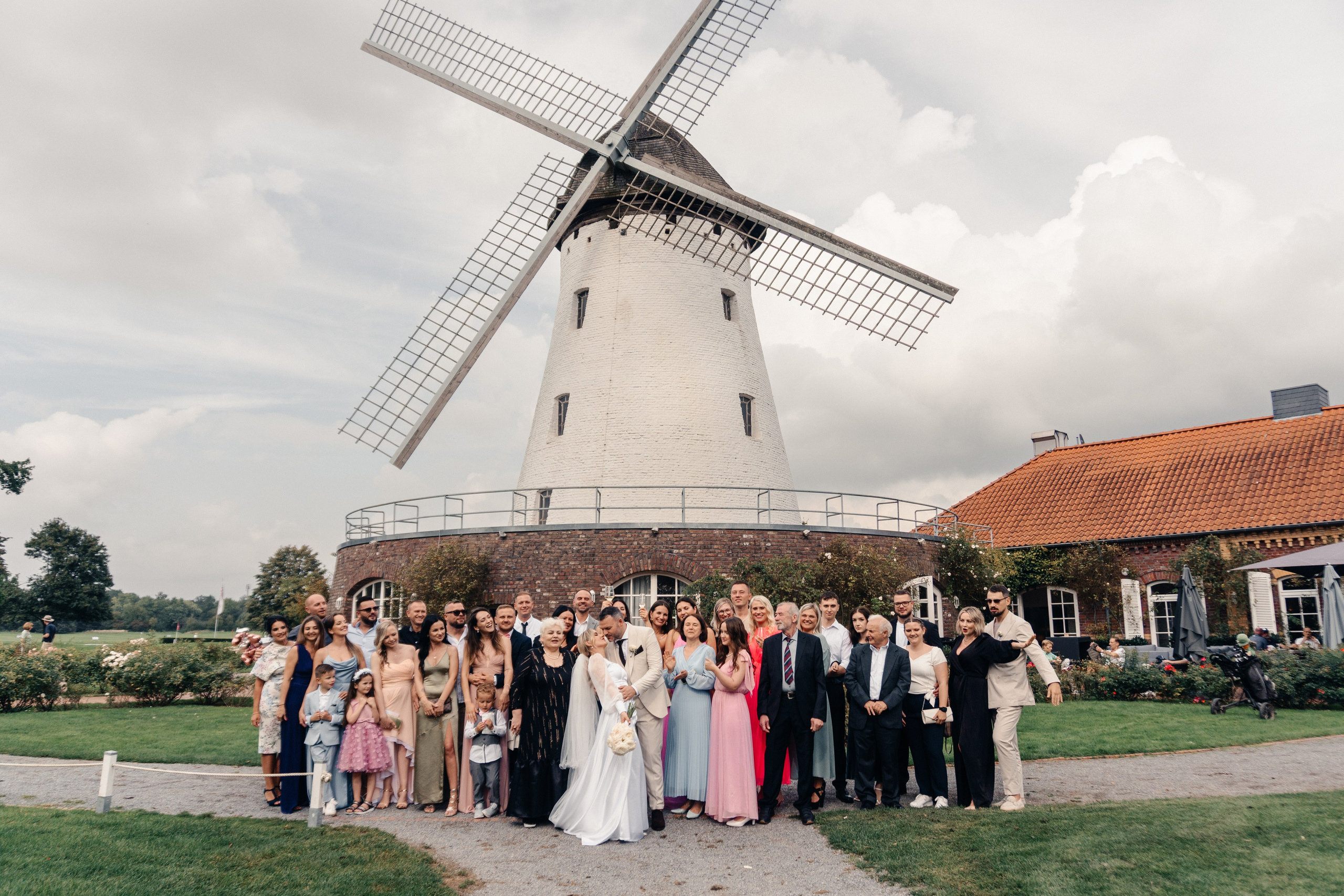 D & M im Restaurant Elfrather Mühle. Hochzeitsfotograf für Moers, Niederrhein, Düsseldorf, NRW und Deutschland