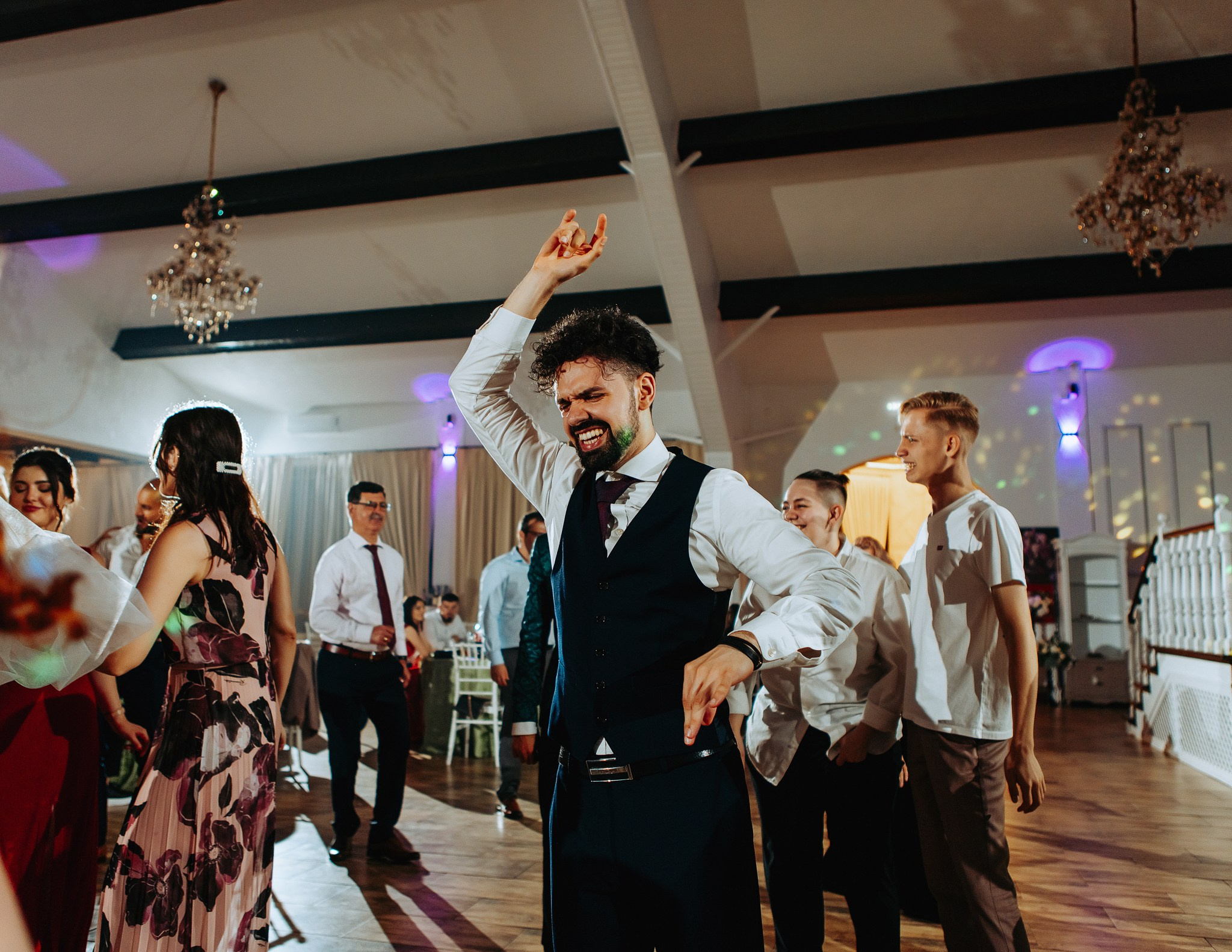 Radu si Diana. Wedding photographer and videographer