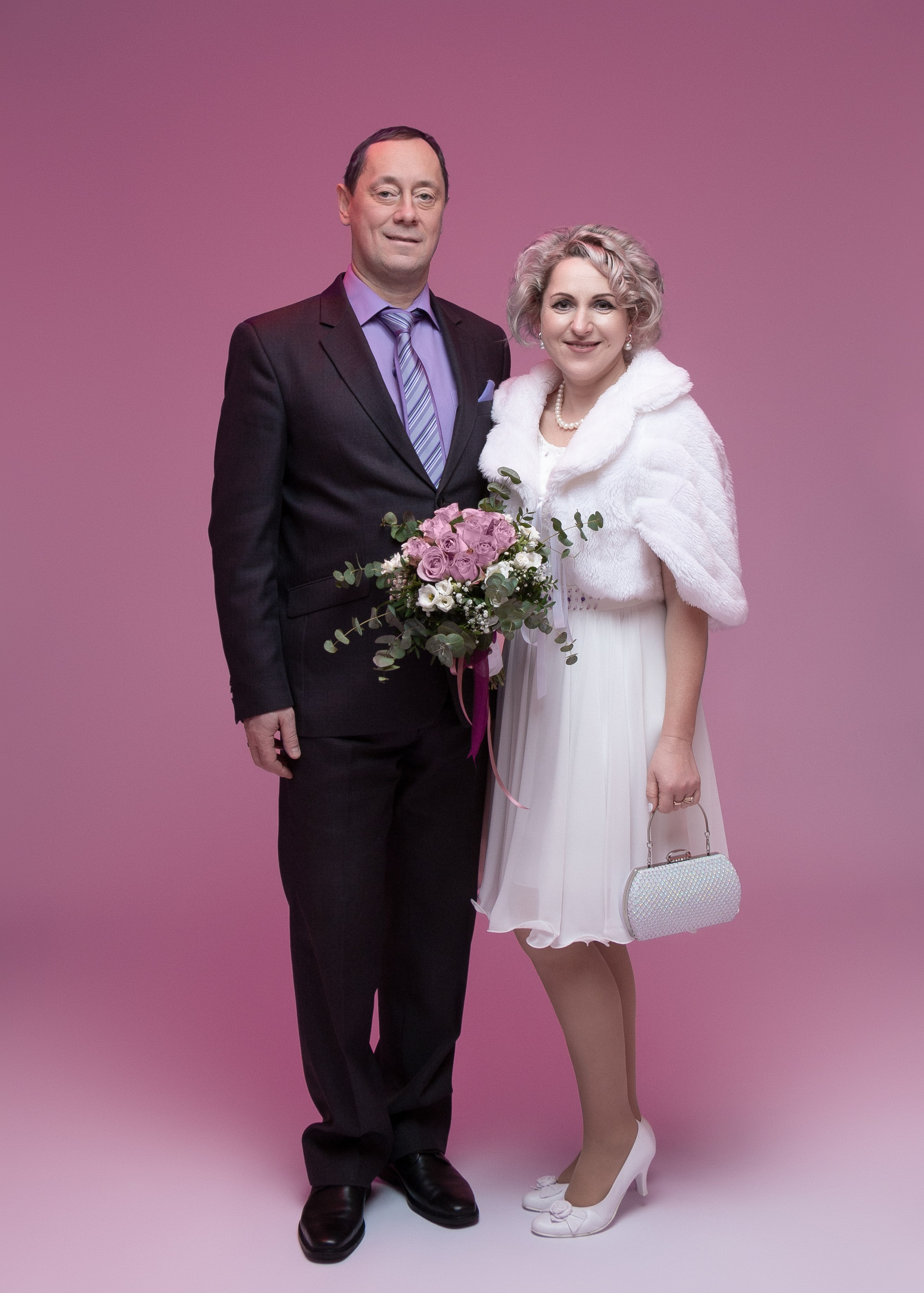 Glückliches Paar – zärtlicher Moment im Studio