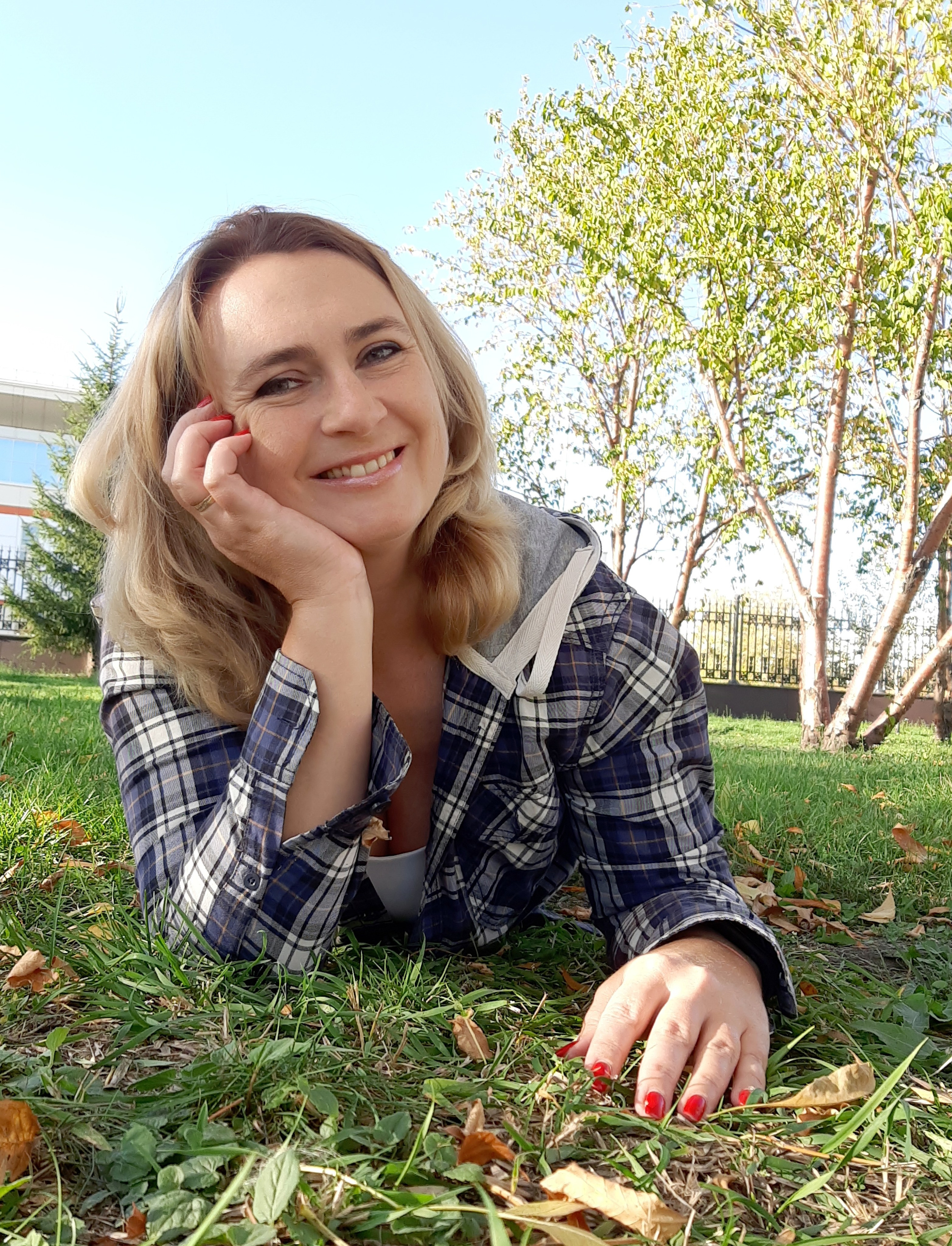 Portraits. Online/offline mobile photographer from Australia Olga Conacher