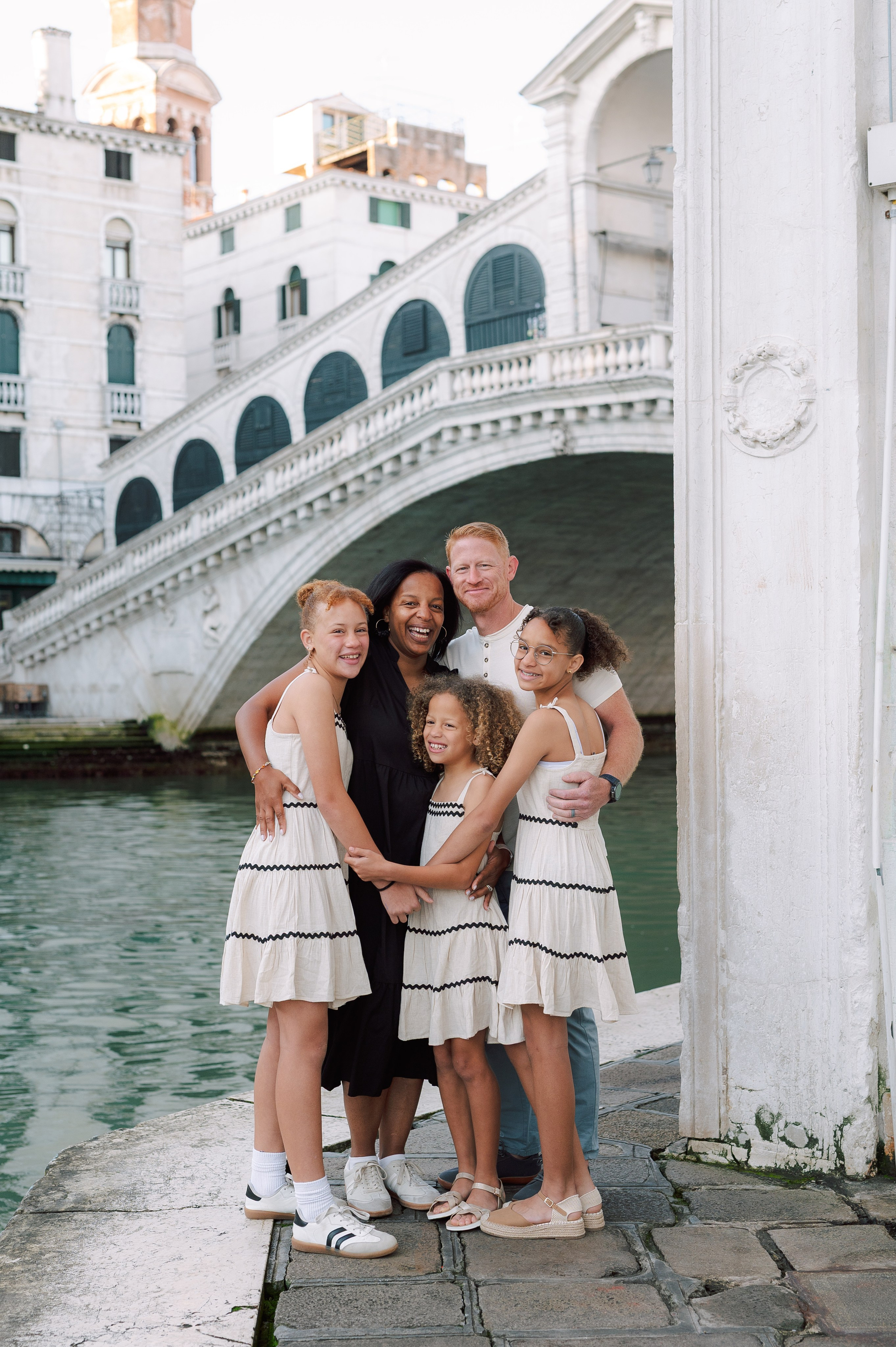 Eliza, Elena, Elliana, Teresa and Brad. Photographer in Venice Anna Terzi