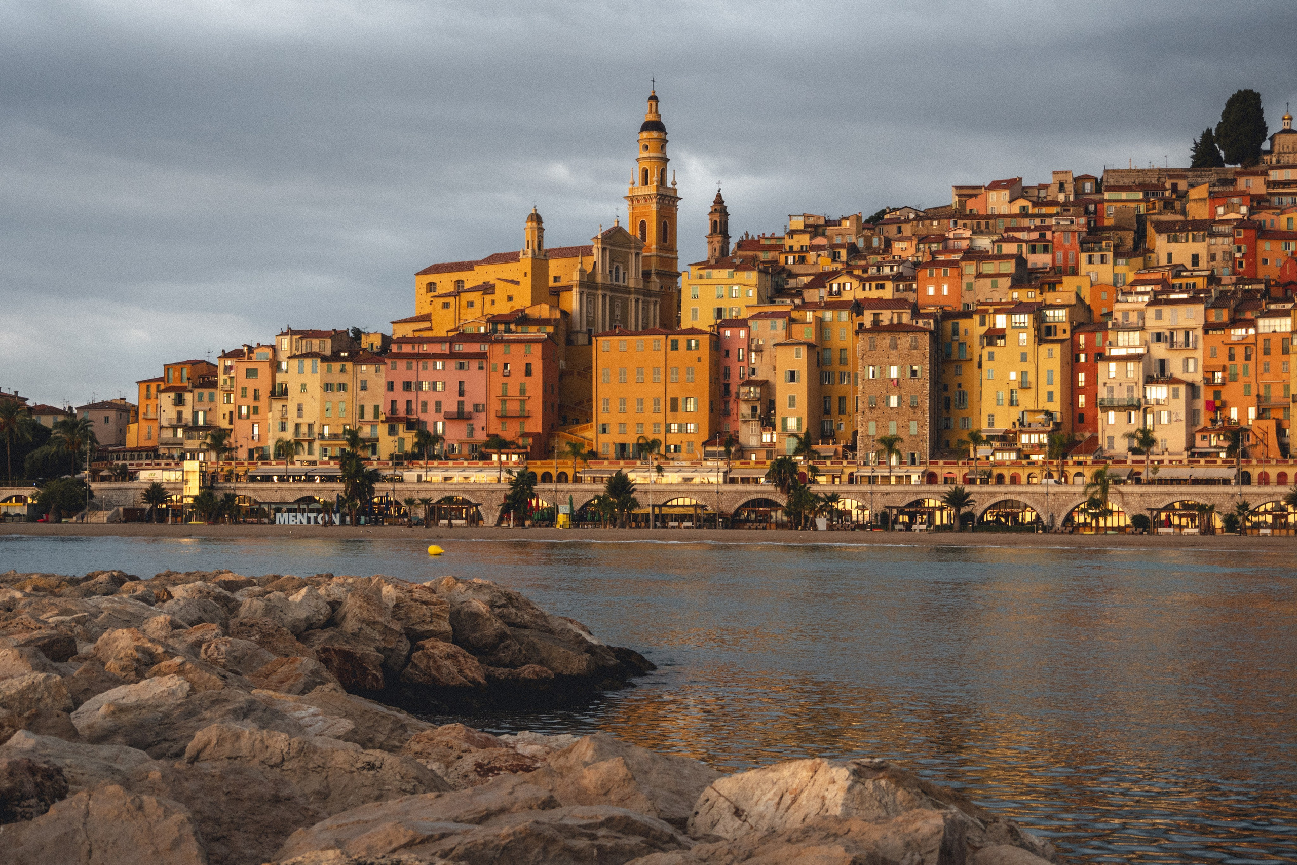 Lever de soleil à Menton. Семейный и детский фотограф на Лазурном Берегу