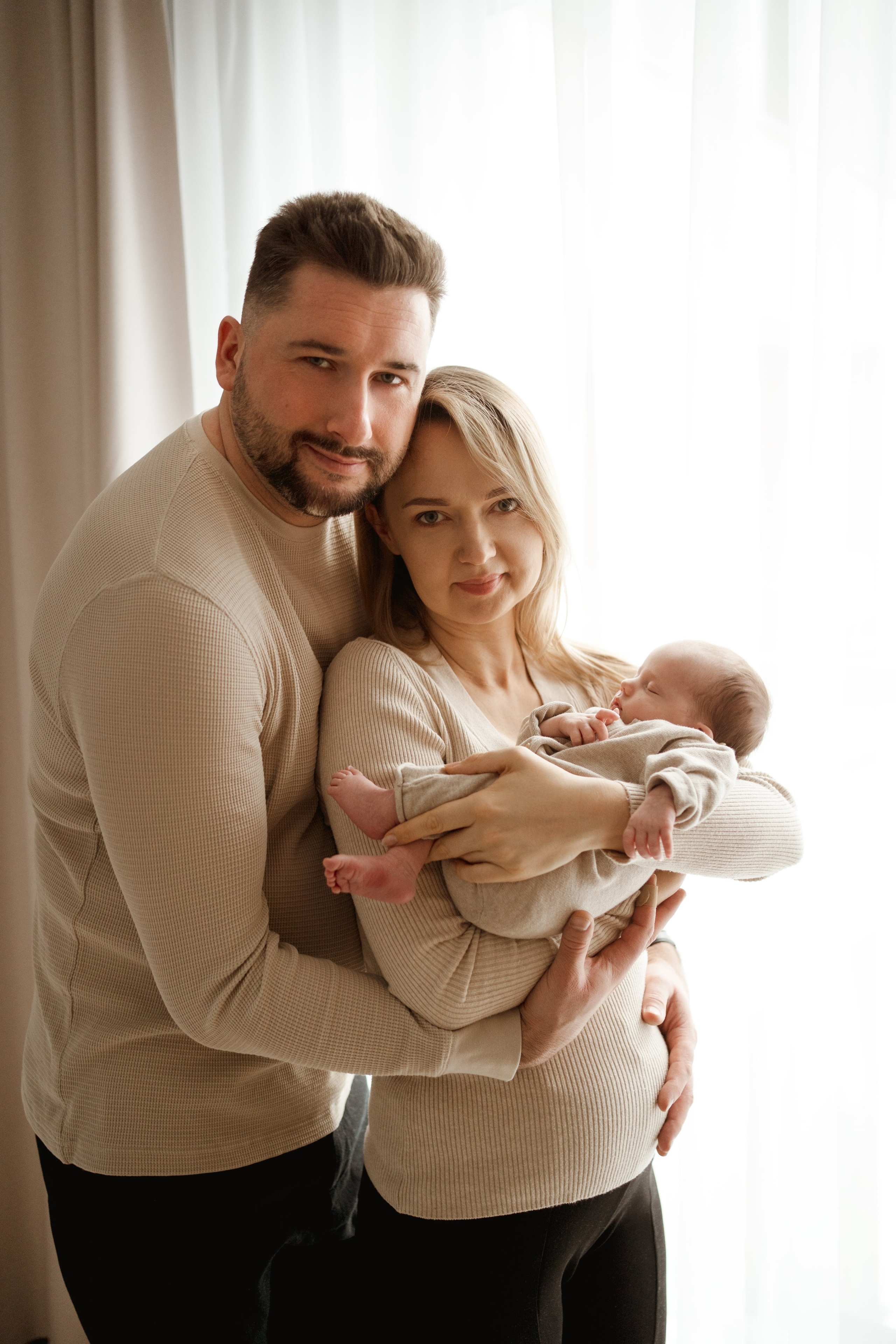 Sesja noworodkowa w domu. Fotograf Łódź - sesja ciążowa, noworodkowa, dziecięca. Studio w Łodzi