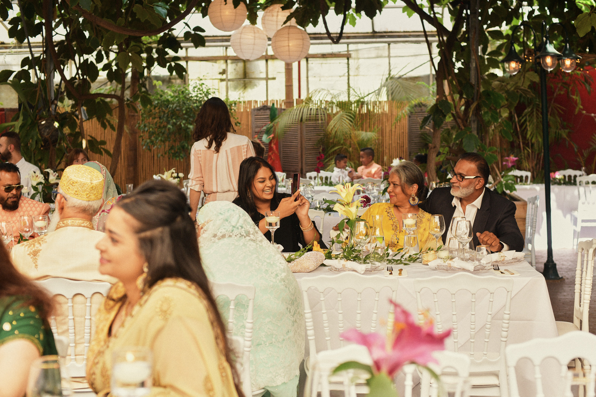 Hindoestaanse bruiloften in Amsterdam. Portret, trouw en familie fotograaf in Amsterdam en Almere