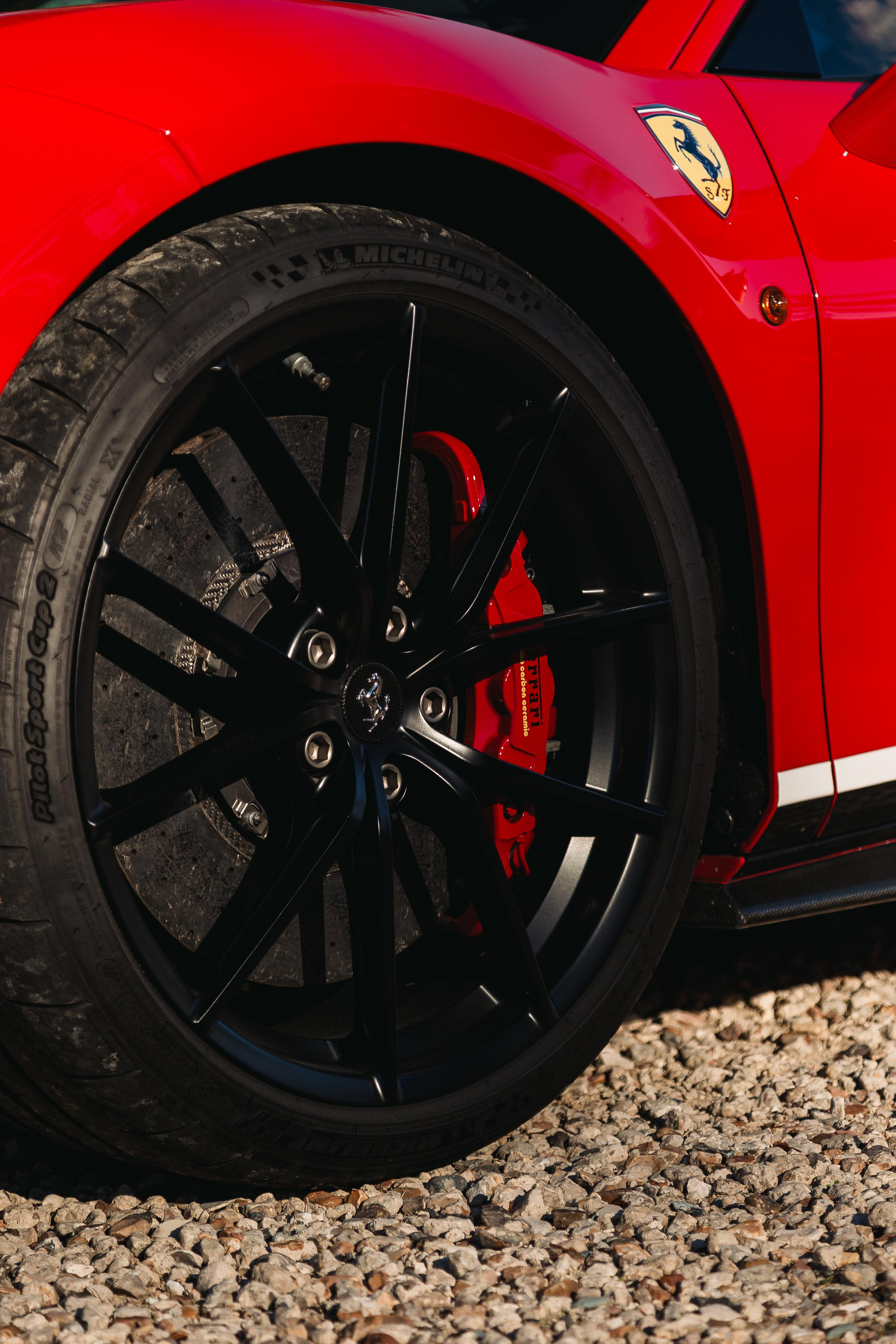 Ferrari 488 Pista. Photographe de voitures à Paris — Vitalii Motruk
