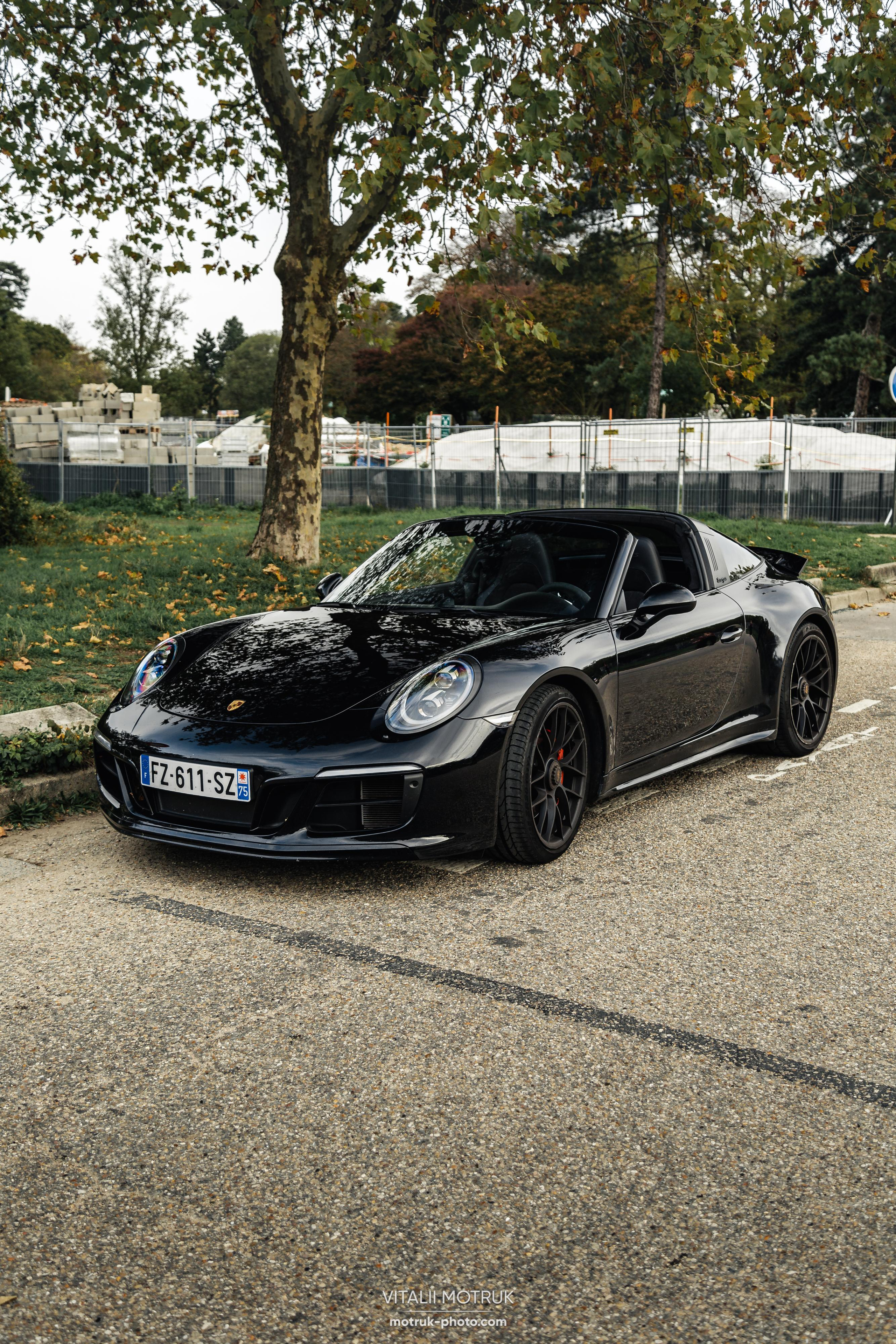 Rassamblement a l’Auteuil. Photographer in Paris — Vitalii Motruk