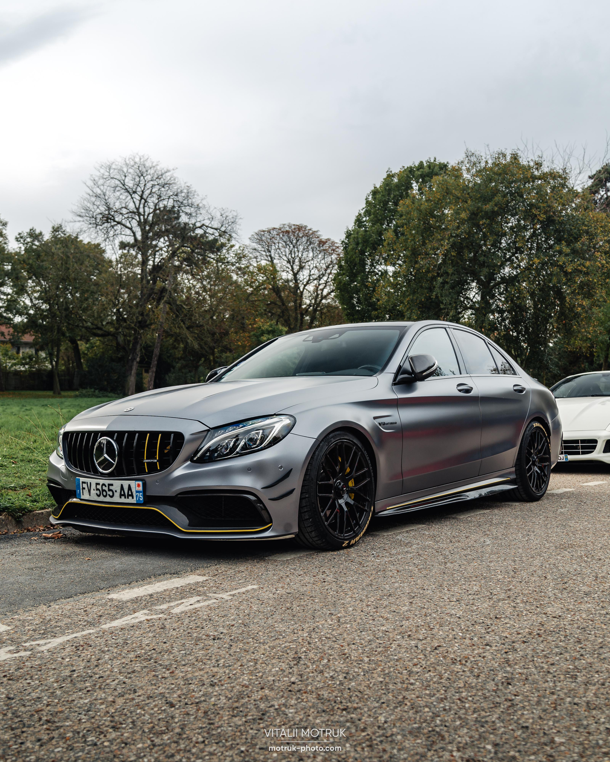 Rassamblement a l’Auteuil. Photographer in Paris — Vitalii Motruk