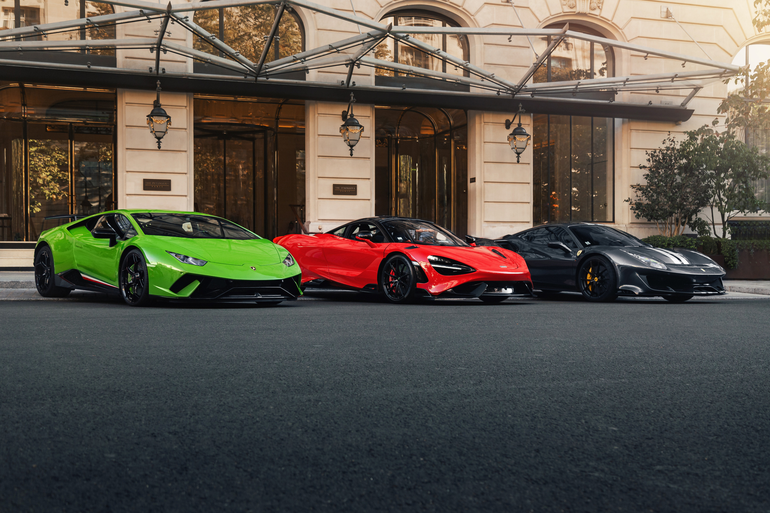 McLaren x Lamborghini x Ferrari. Photographer in Paris — Vitalii Motruk