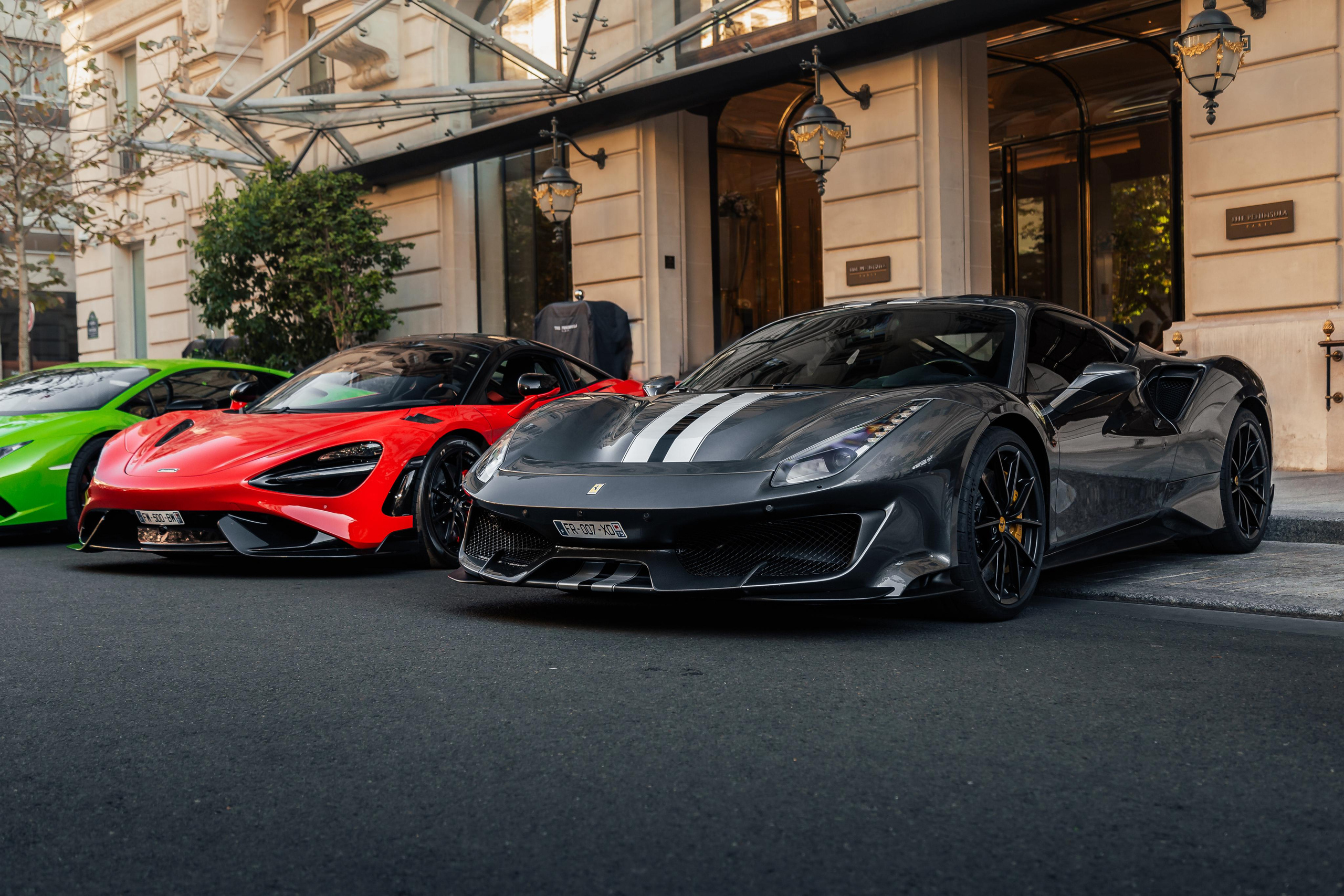 McLaren x Lamborghini x Ferrari. Photographer in Paris — Vitalii Motruk