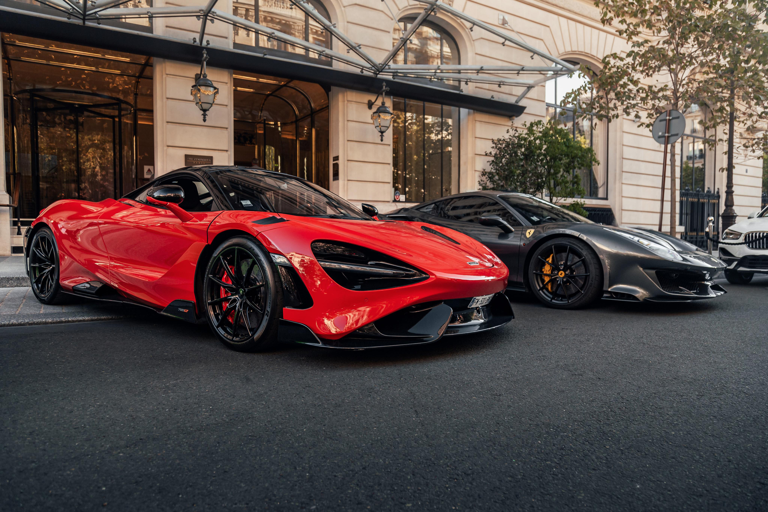 McLaren x Lamborghini x Ferrari. Photographer in Paris — Vitalii Motruk