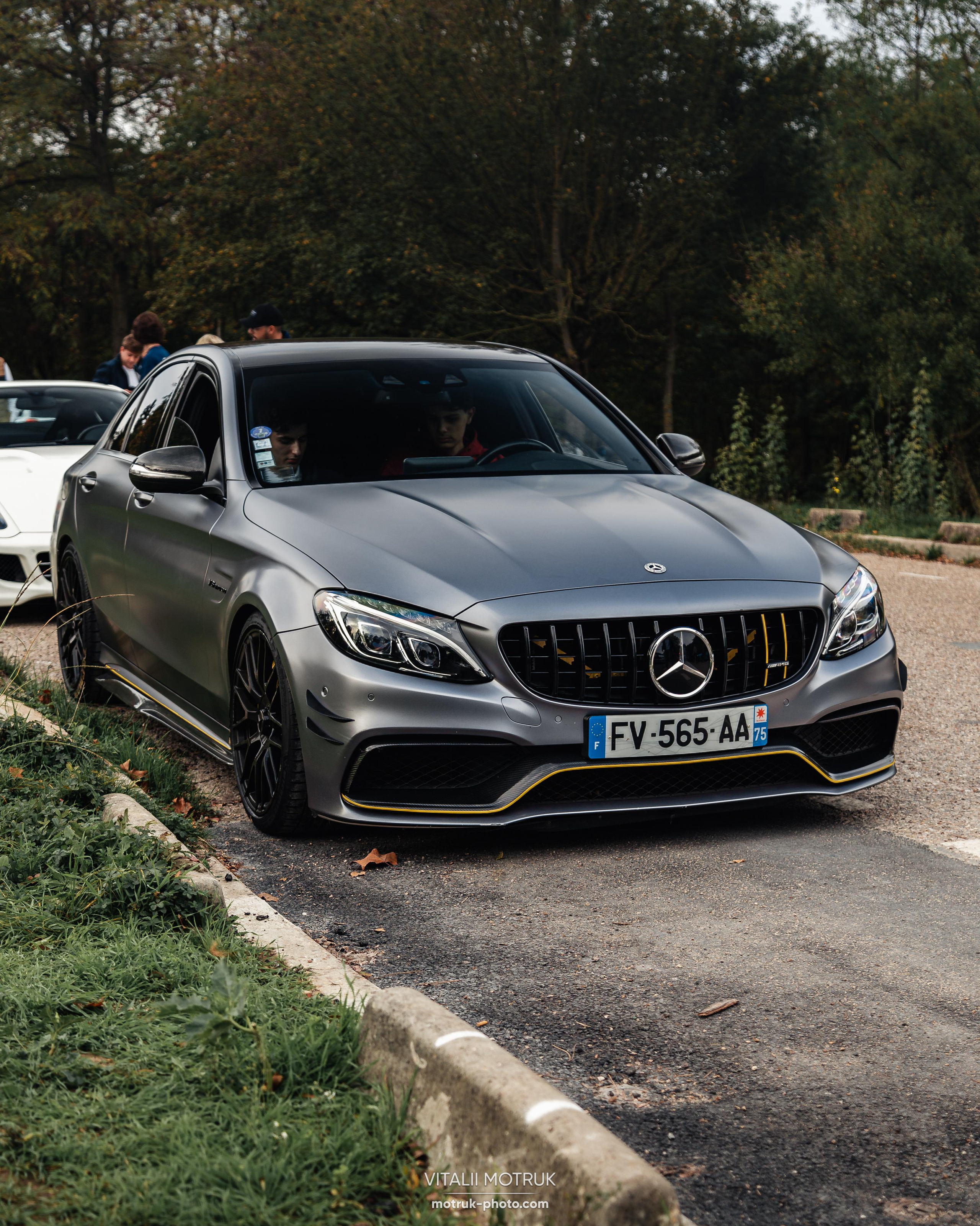 Rassamblement a l’Auteuil. Photographer in Paris — Vitalii Motruk