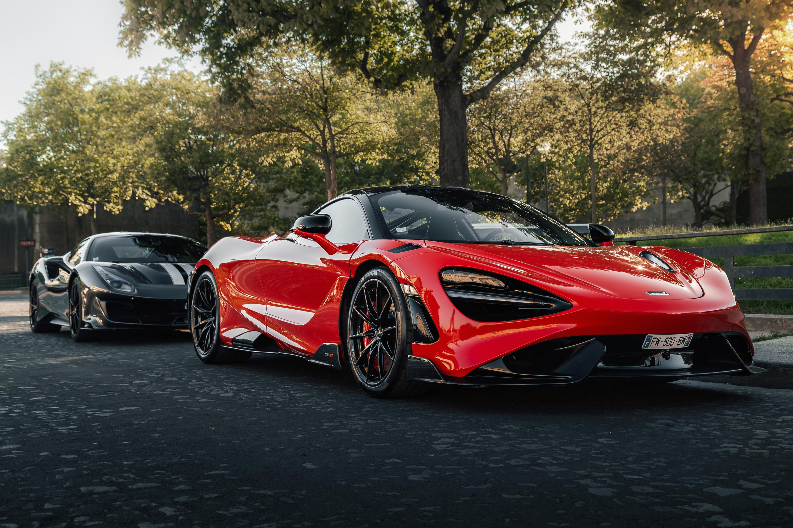 McLaren x Lamborghini x Ferrari. Photographer in Paris — Vitalii Motruk