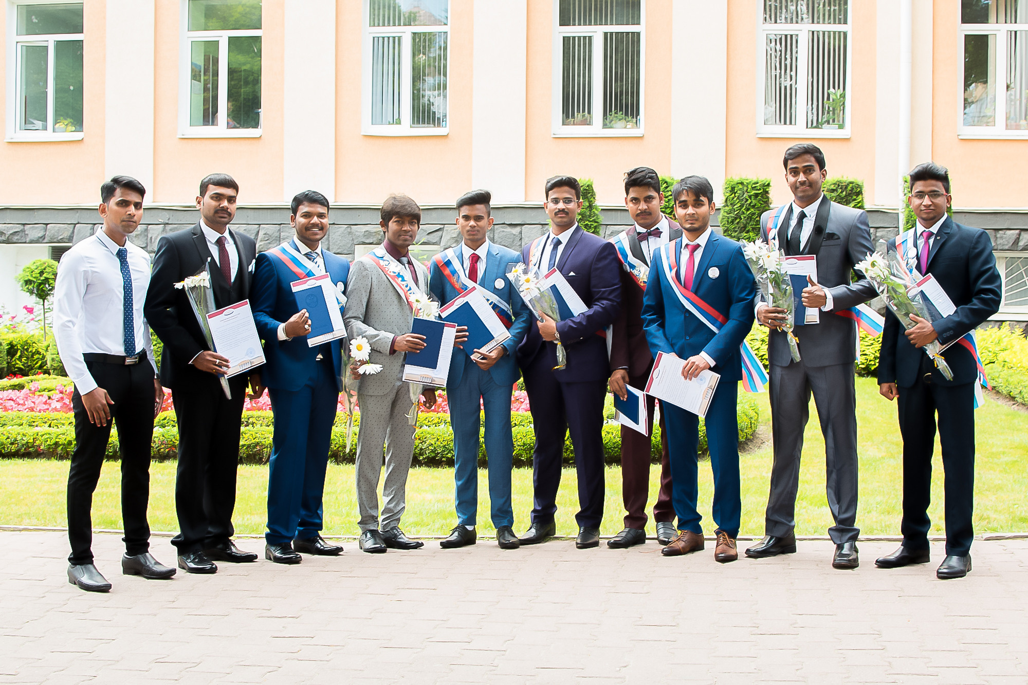Выпускной Р. и группы. МАРИЯ ВАЛУЕВА Фотограф в Ницце, Каннах, Монако, Франции, Европе. Фотограф в Стамбуле