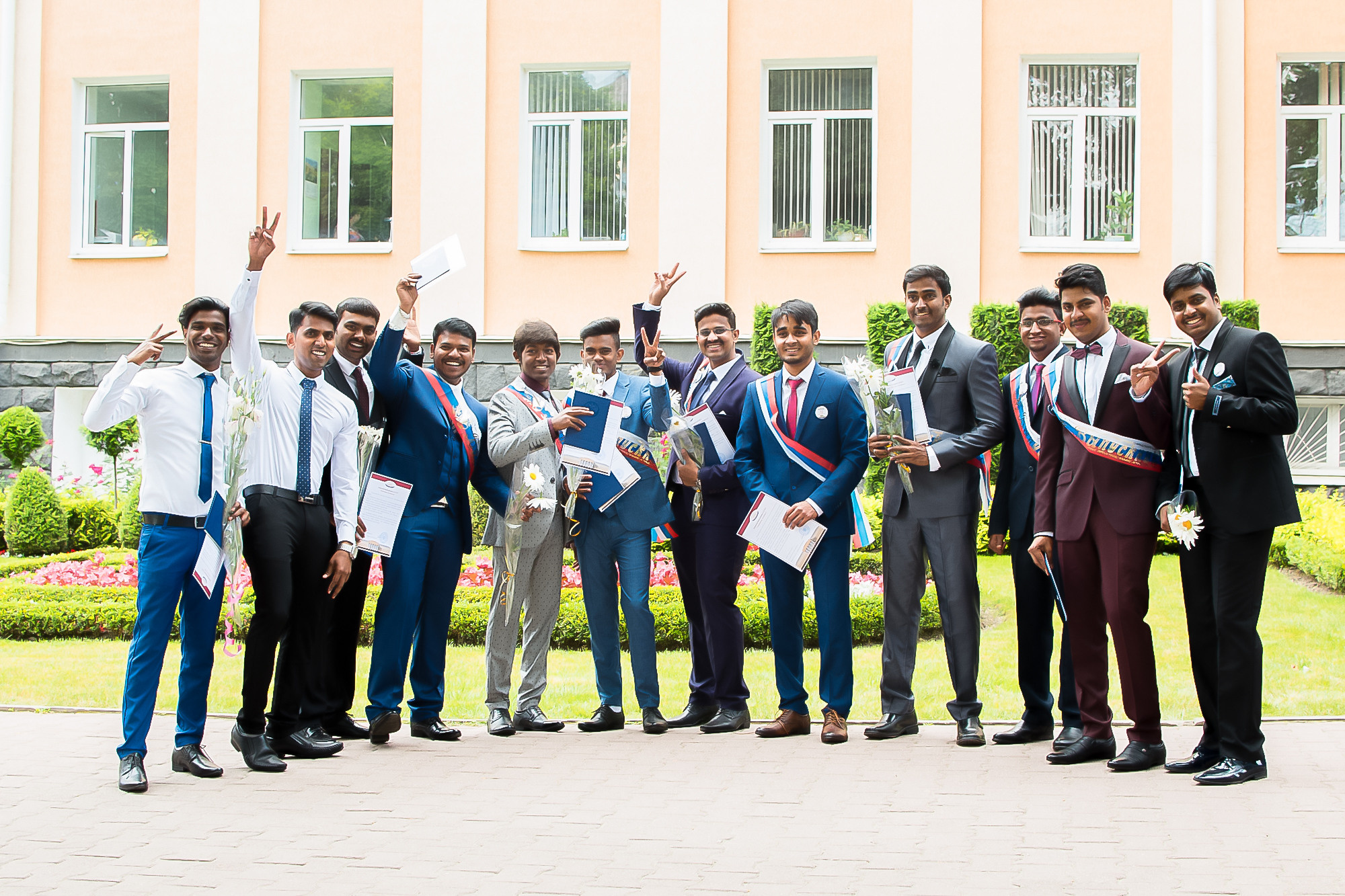 Выпускной Р. и группы. МАРИЯ ВАЛУЕВА Фотограф в Ницце, Каннах, Монако, Франции, Европе. Фотограф в Стамбуле