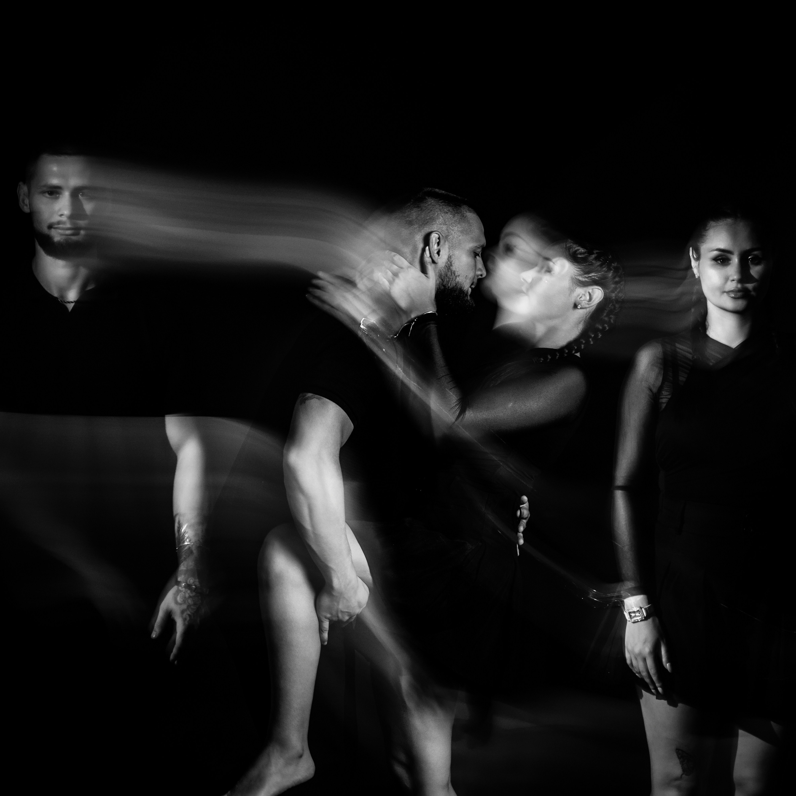 Laura x Daniel — Conexiune, Contrast și Cinematic. VStudio — mai mult decât fotografii