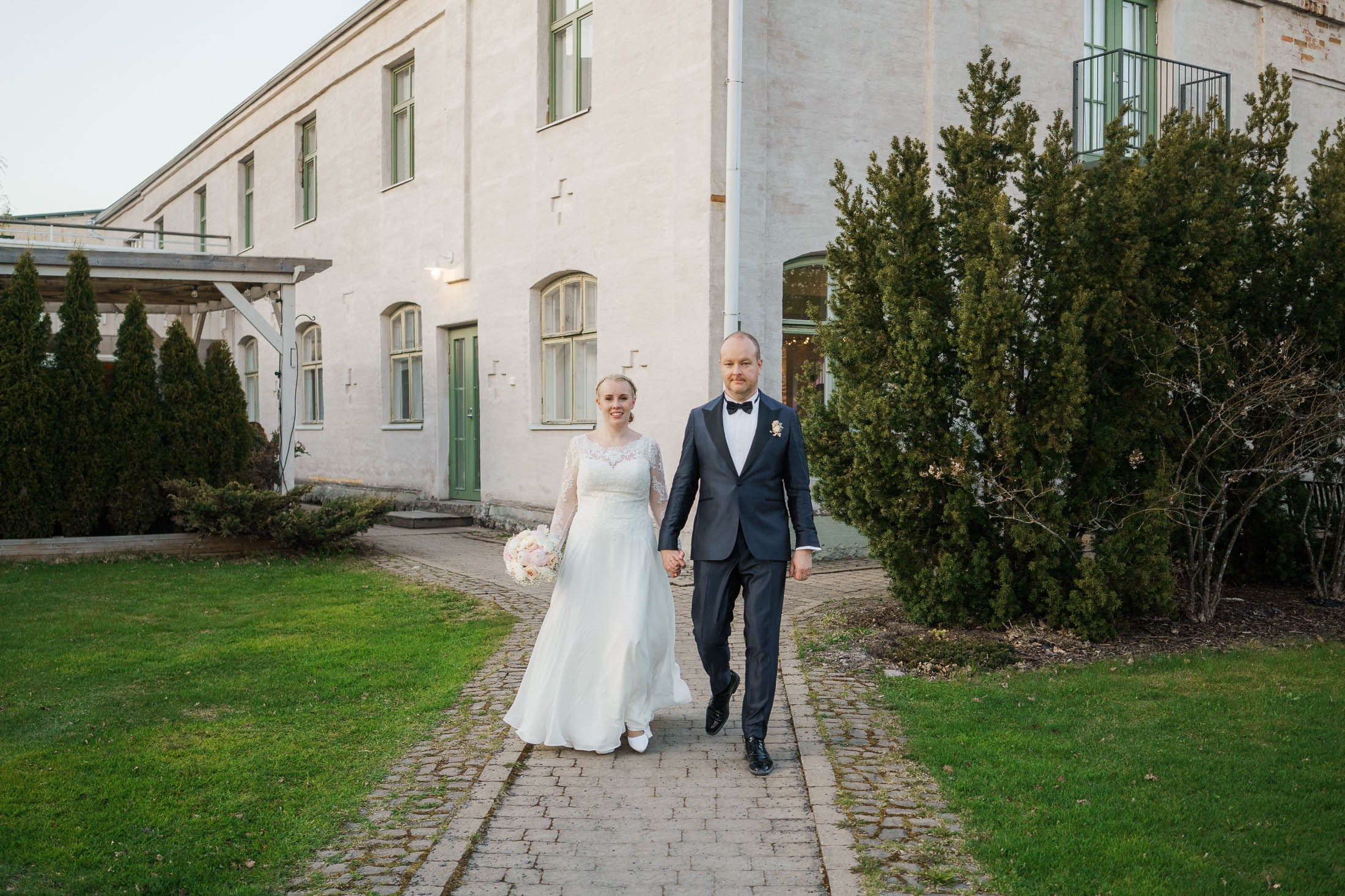 L&J, Pyhän Laurin kirkko/wanha Bäckby