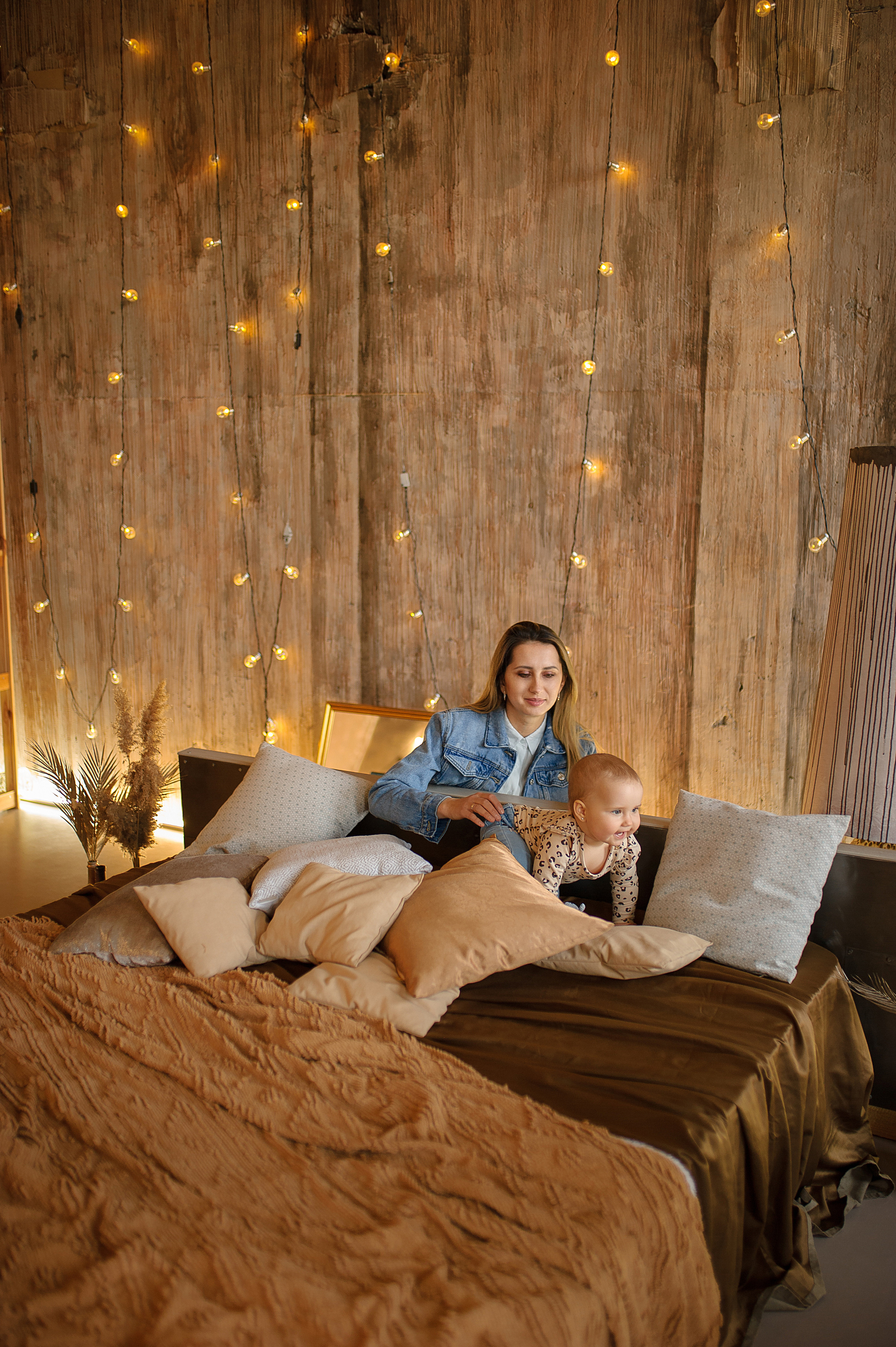 Студийная фотосессия Полины с родителями. Семейный фотограф в Кишинёве THOMAS SHTIFT