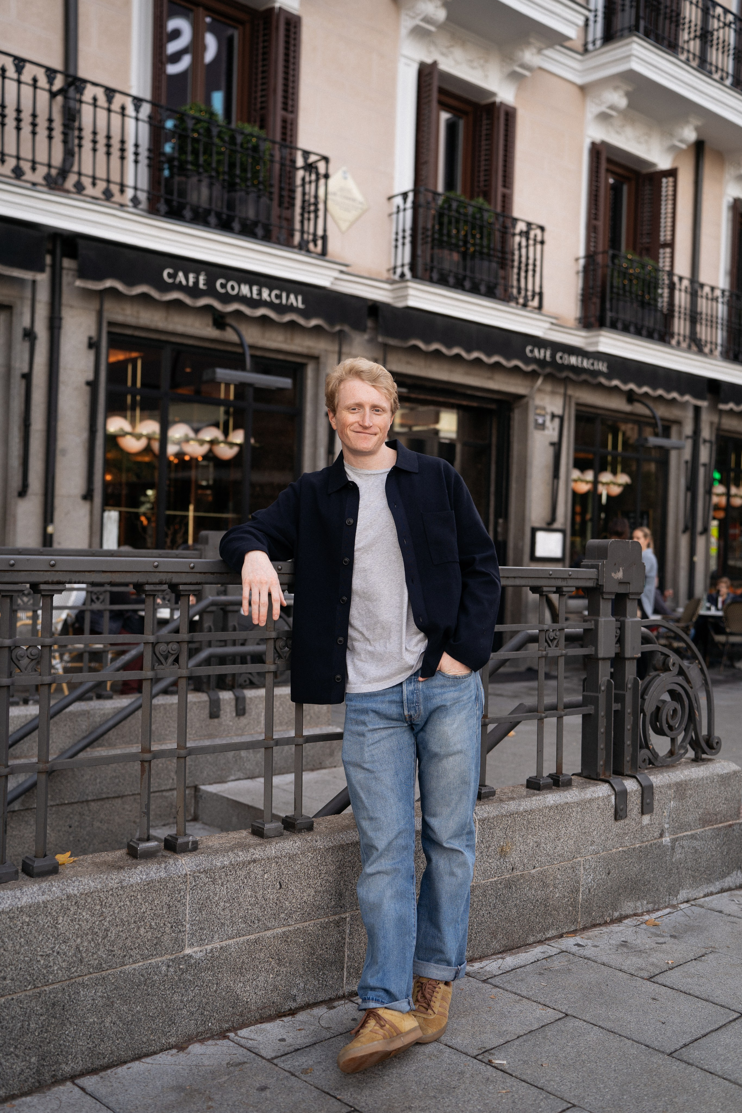 Fotografía lifestyle Madrid. sesión de fotos en estudio Madrid. sesión fotográfica individual Madrid. Fotógrafo en Madrid, España. Alyona Belyaninova