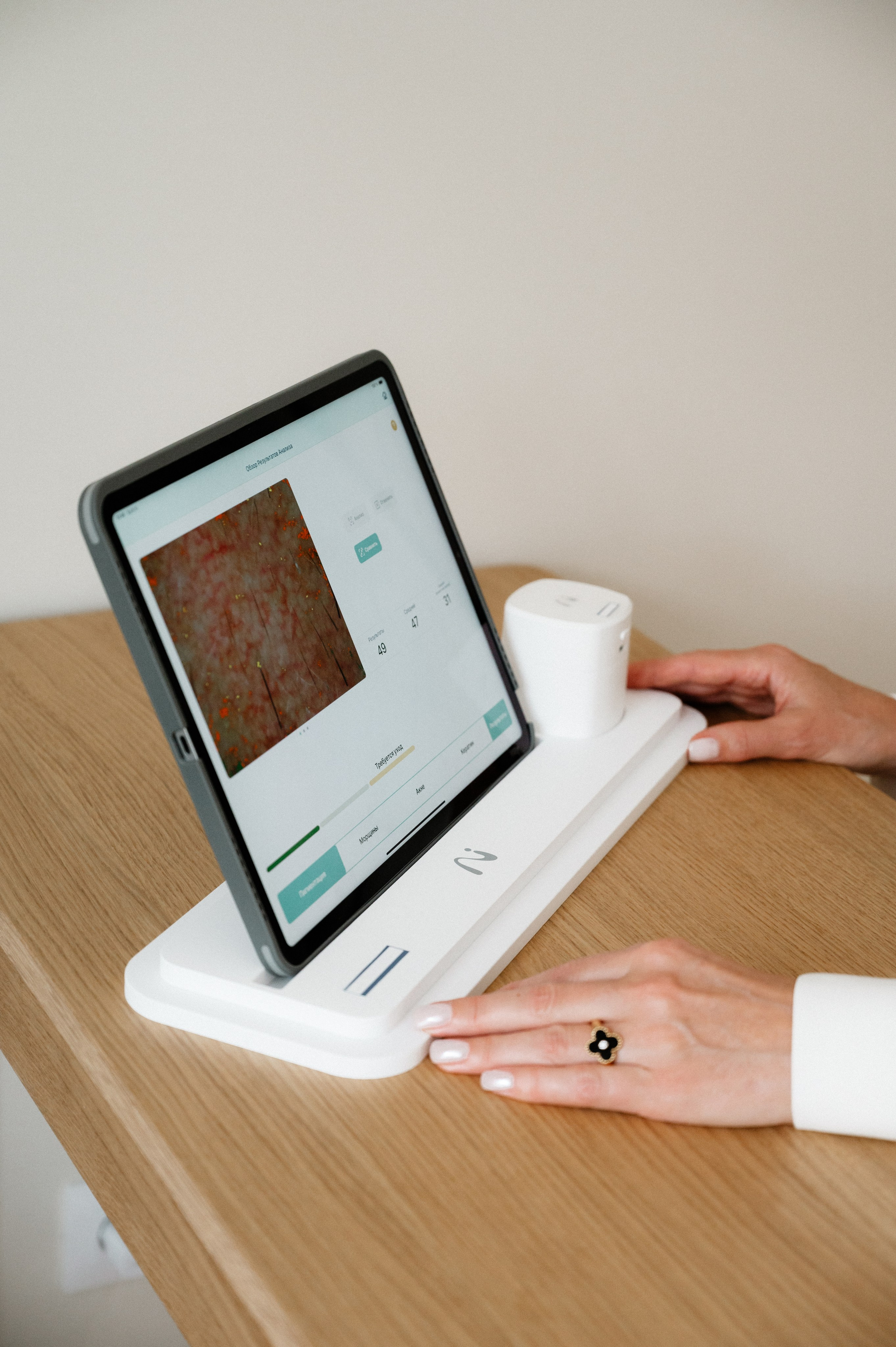 Beauty by Vovk cosmetologist in Prague. ANNA-MARIA PHOTO CONTENT CREATOR — fotograf, estét, umělec a vizuální expert na Instagram v Praze