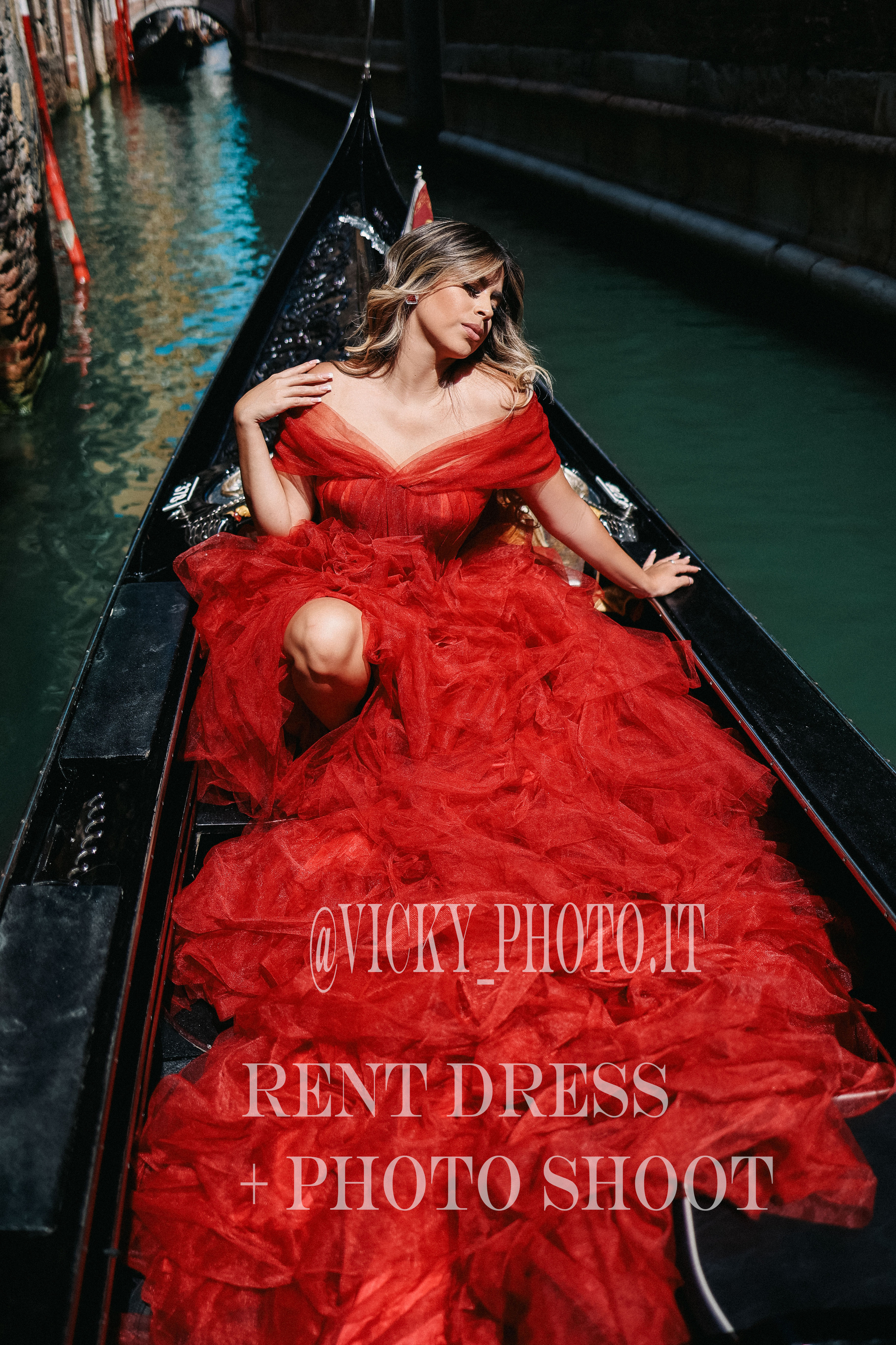 Rent dress in Venice. Photographer in Venice, Viktoria Antonova