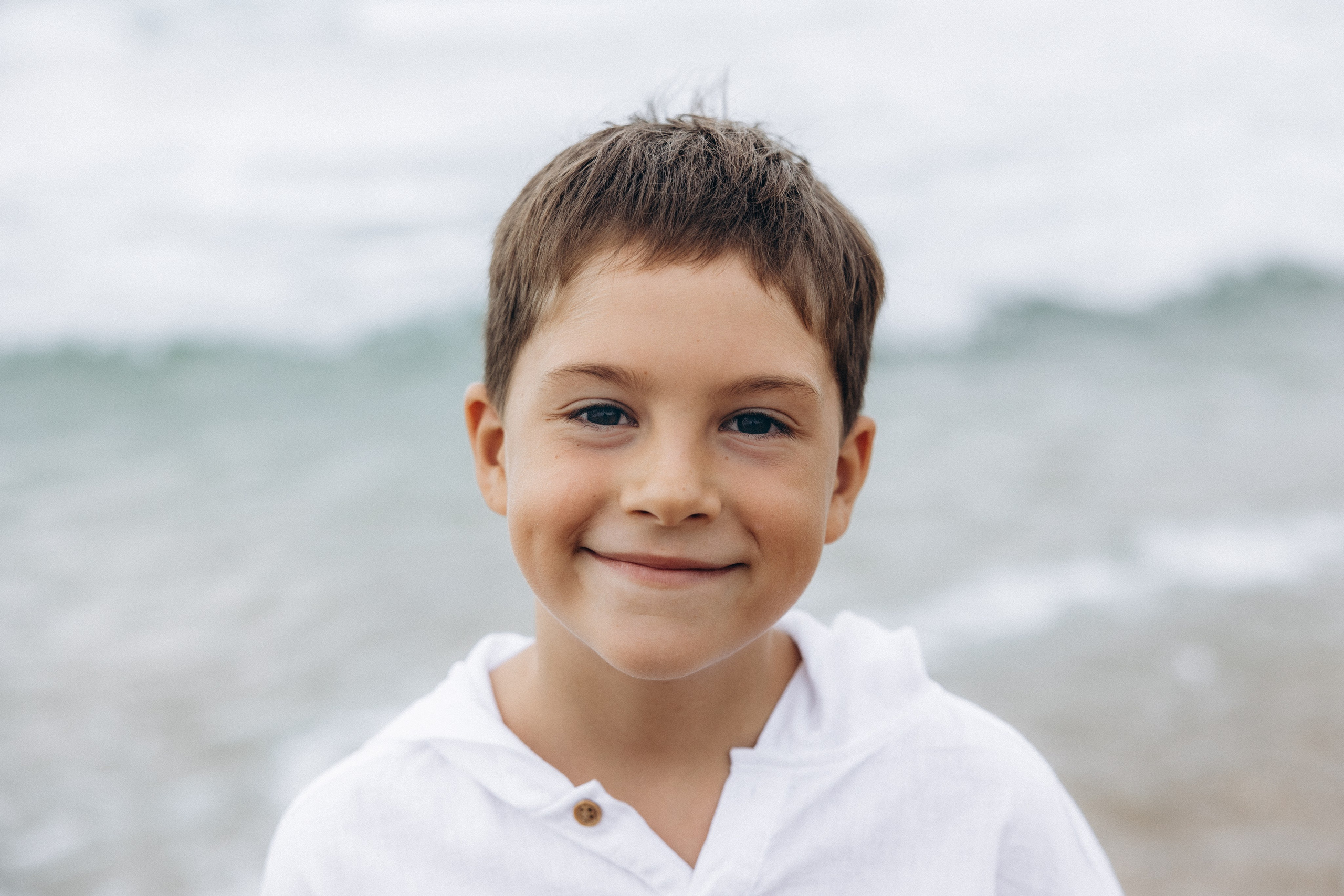 Family photoshoot by the ocean. Labenne Ocean Beach 2024. Eugenie Smirnova — wedding, corporate and lifestyle photographer in Toulouse and Southwest France