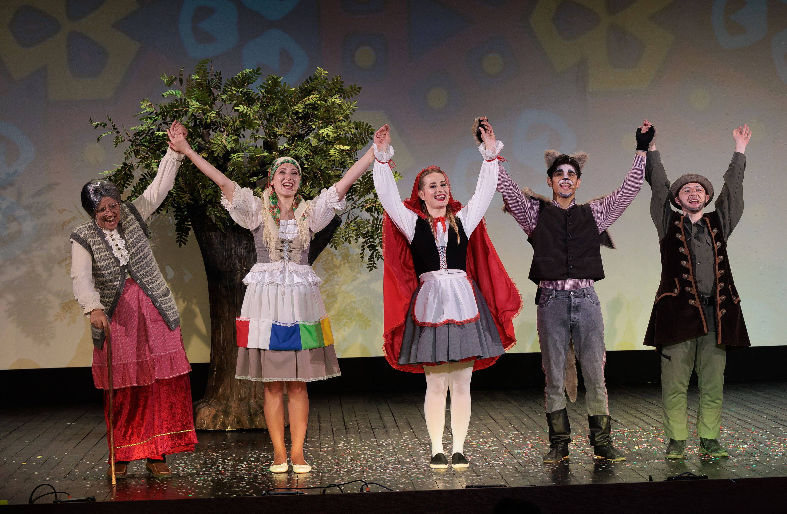 Povestea Scufita Rosie. Clounella. ✔️ Servicii foto si video in Chisinau Moldova - Cinematic.md