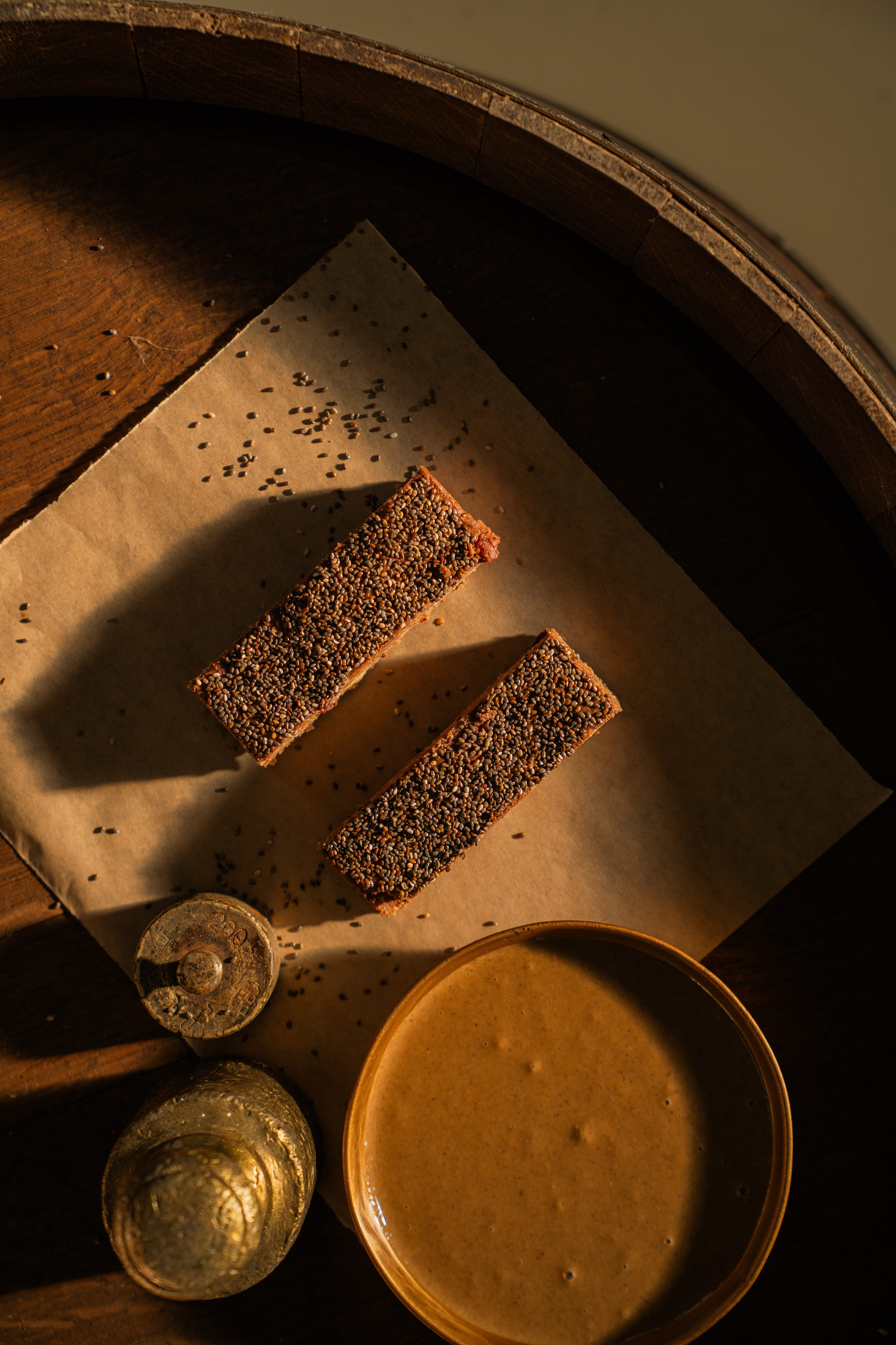 ΜΠΑΡΕΣ ΜΕ ΤΑΧΙΝΙ ΚΑΙ ΣΠΟΡΟΥΣ ΤΣΙΑ