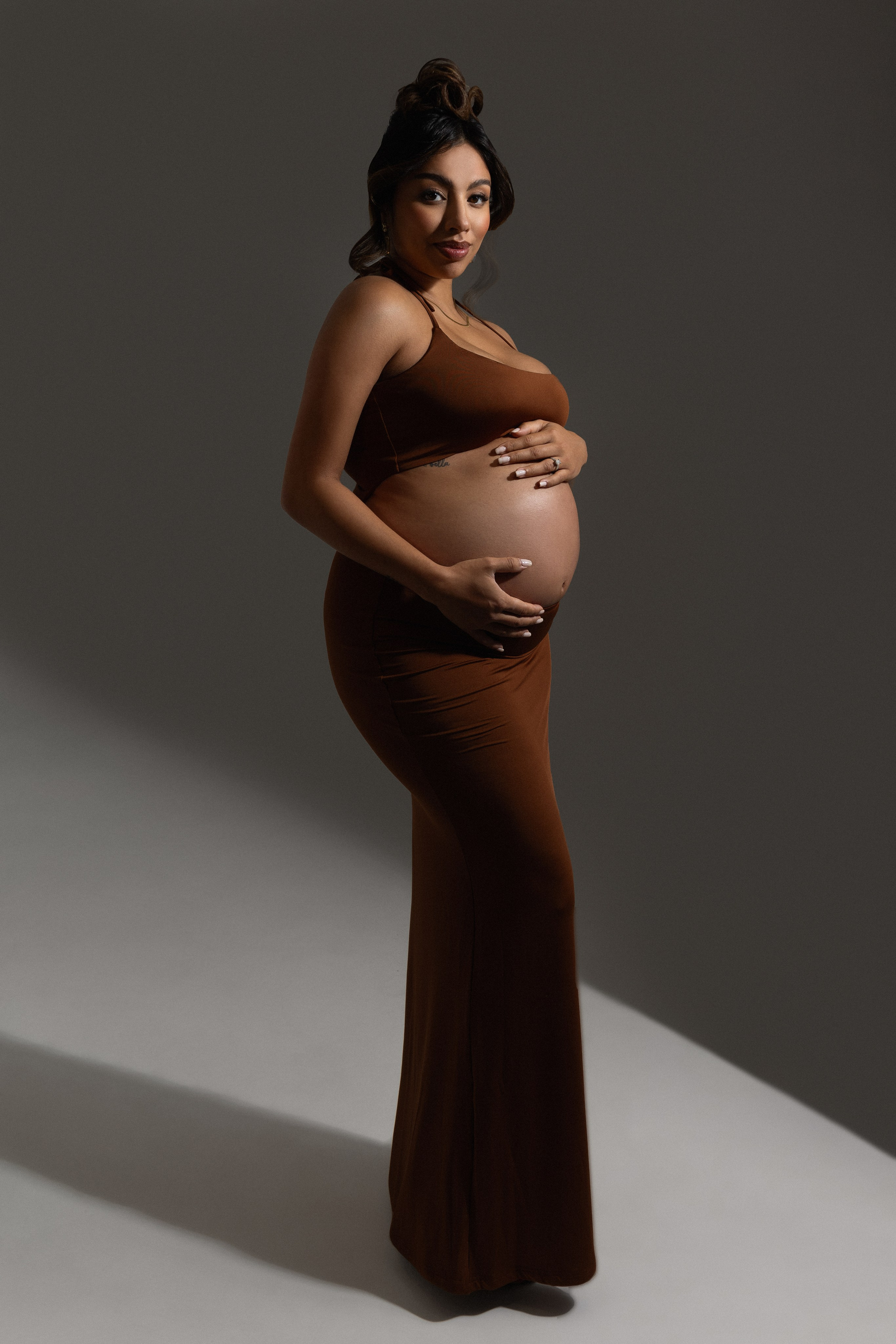 Maternity. Julia Kuzmovych personal and pregnancy photographer in London