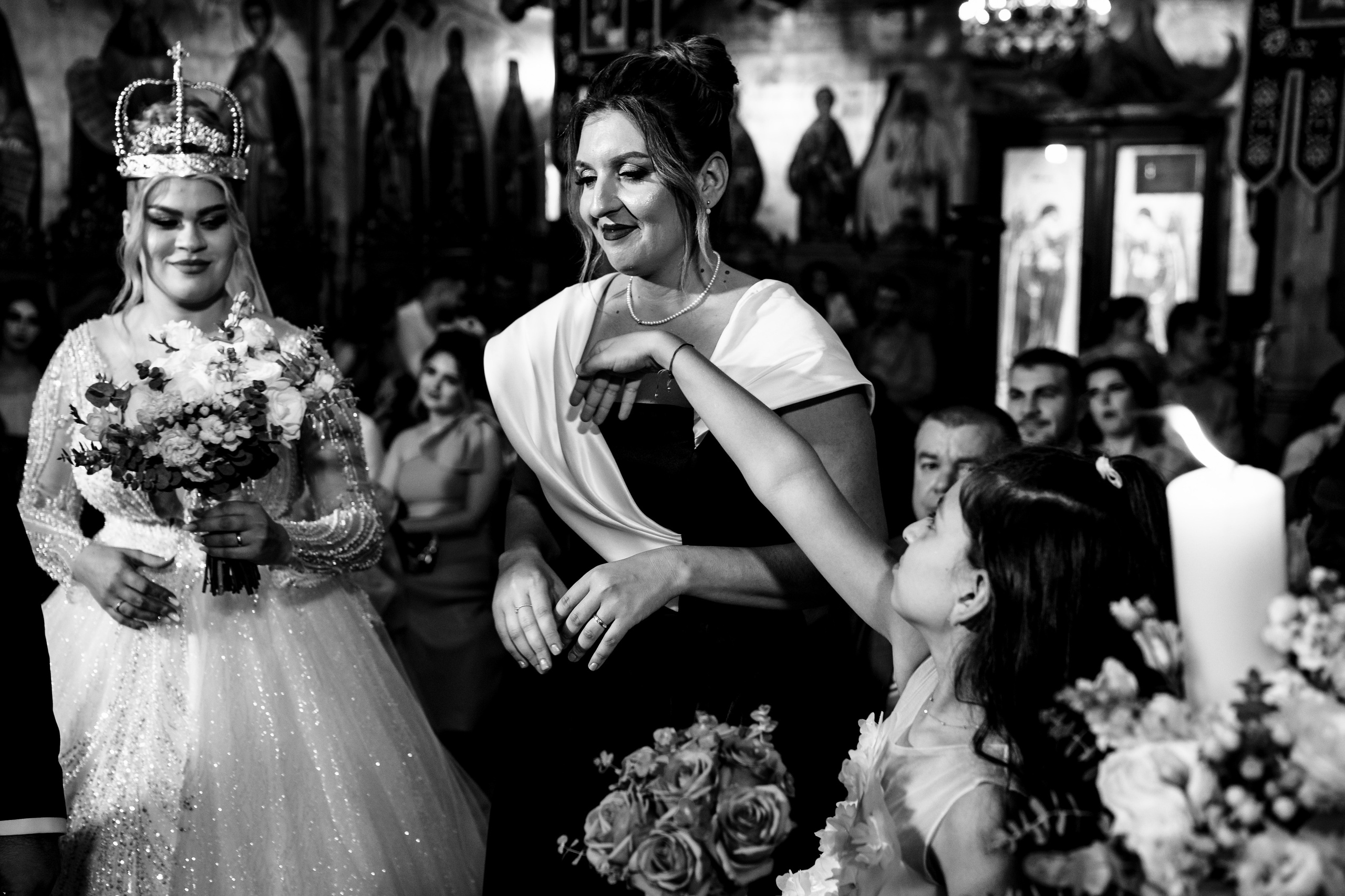 Andreea, Damian si Aris. Acasă