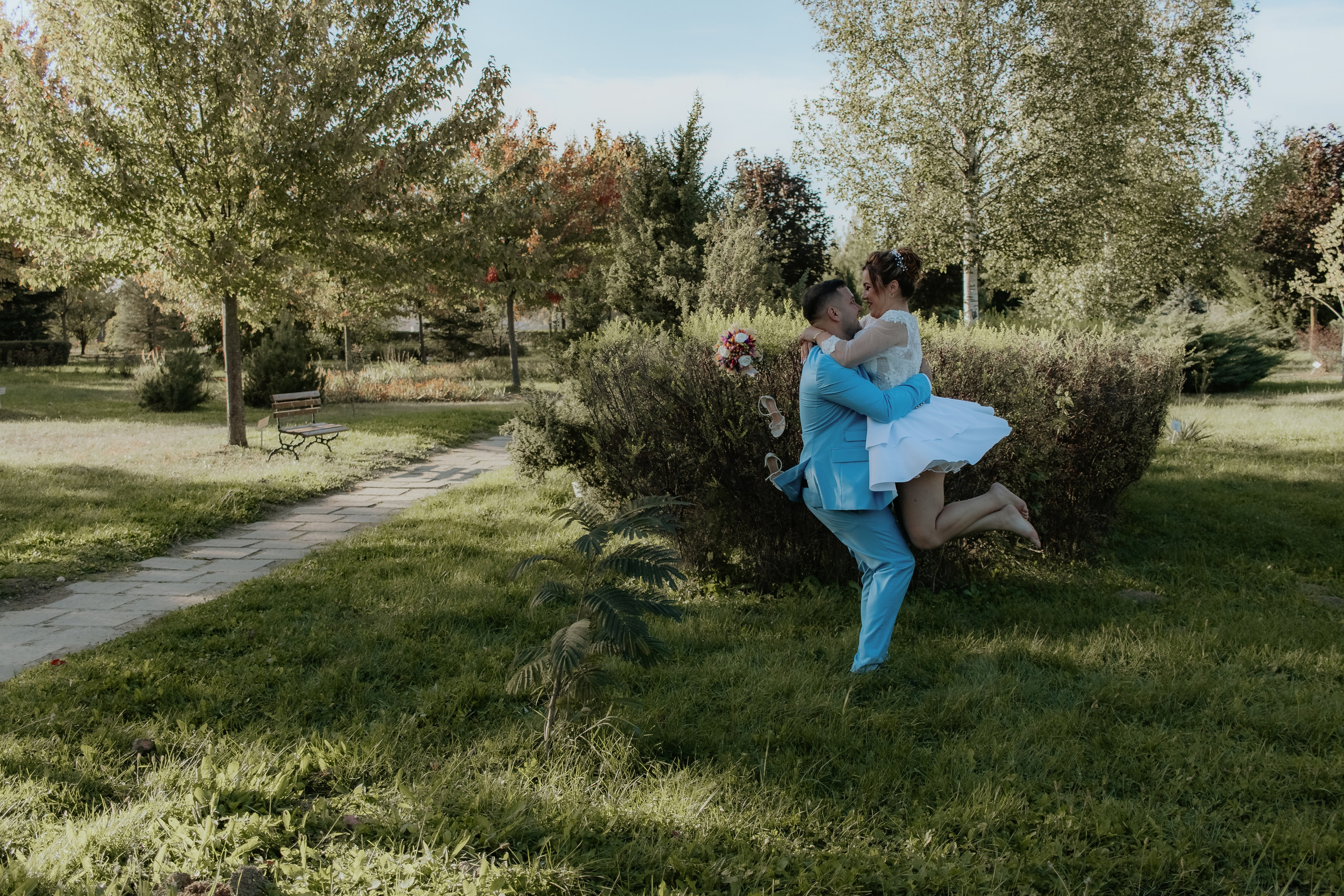 Ramona & Sebi. Fotograf si videograf — evenimente si studio