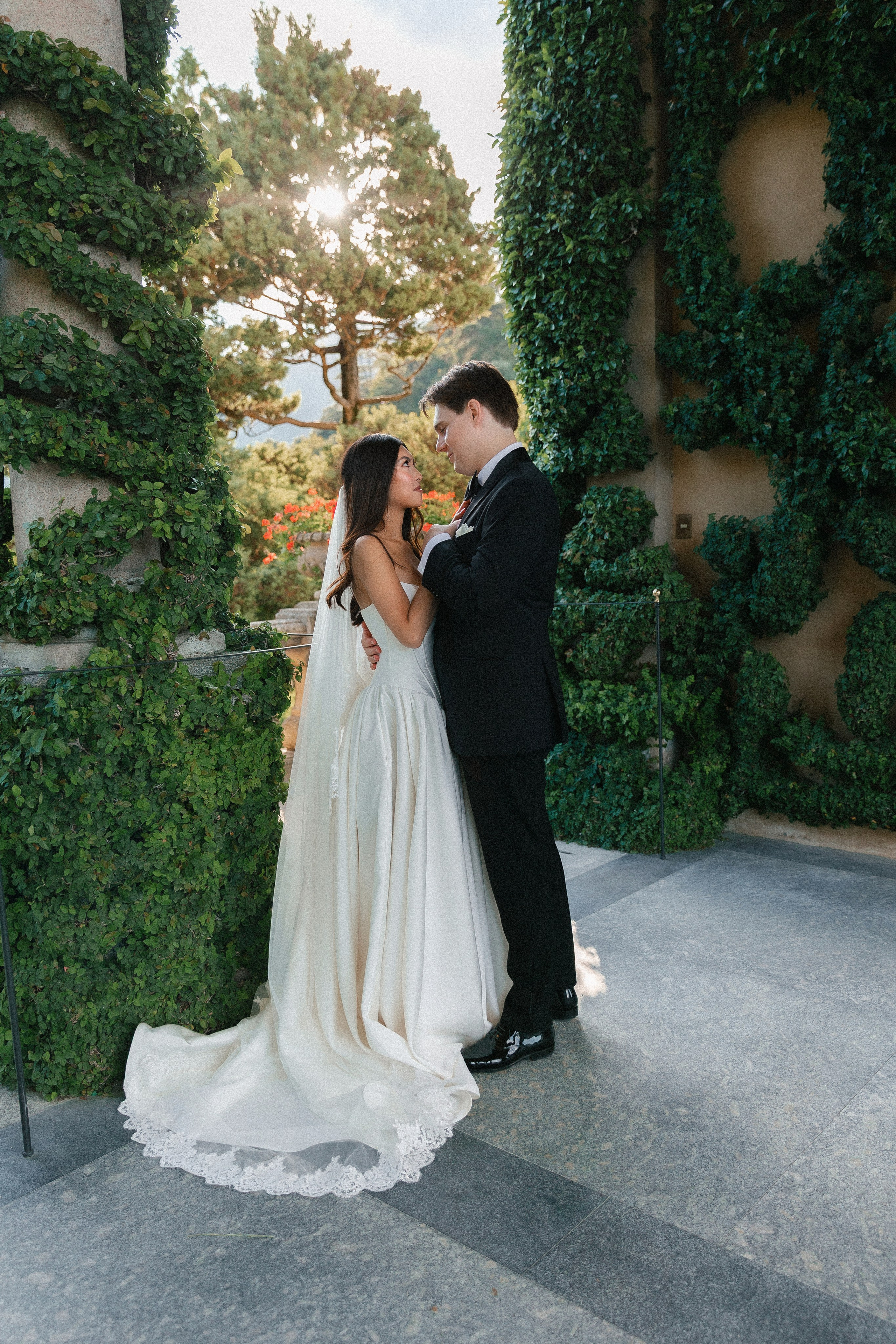 Lily & Zach, Villa del Balbianello. Photographer in Italy Anna Linnik