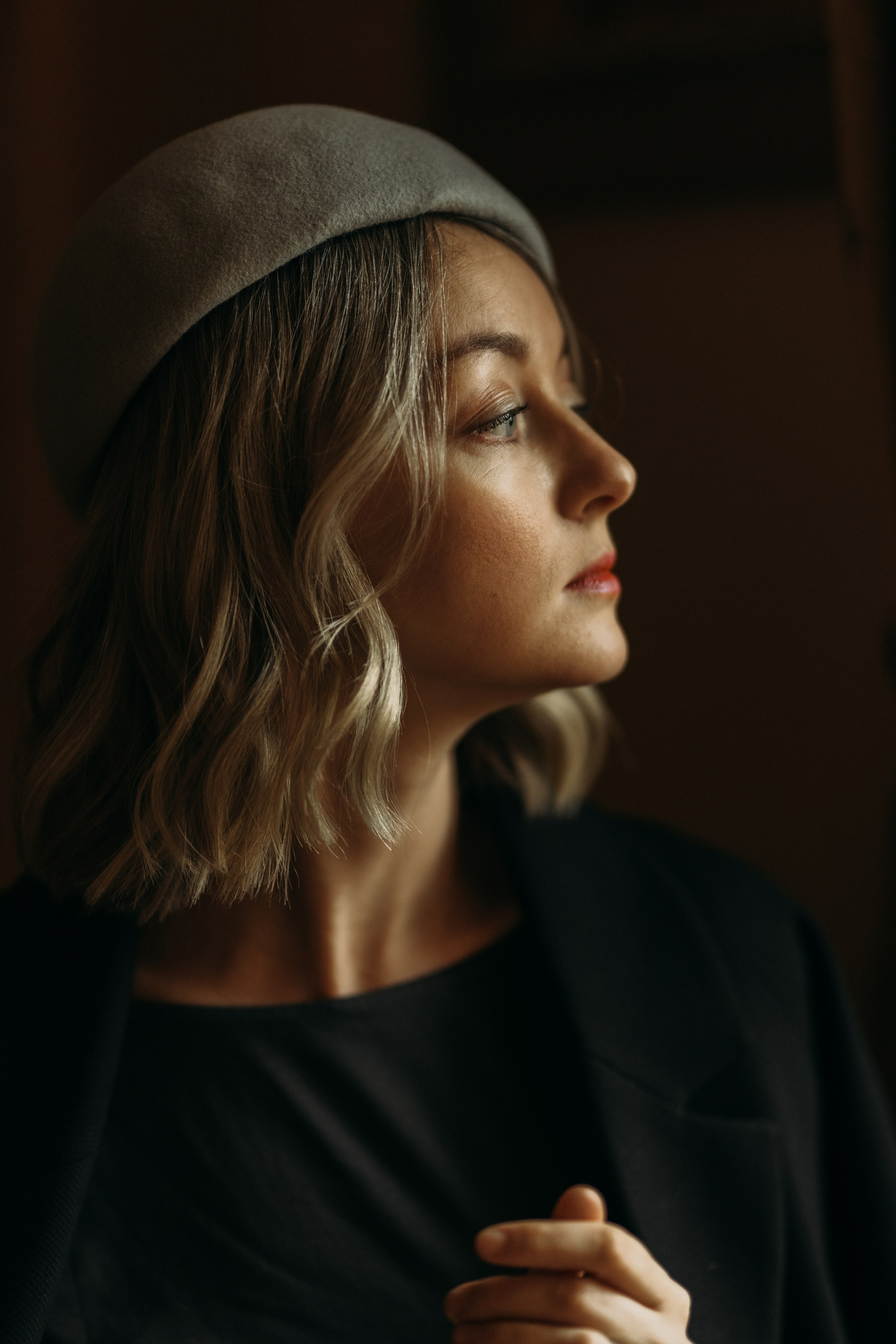 Woman phoshoot. Wedding and portrait photographer in Helsinki Vickan O