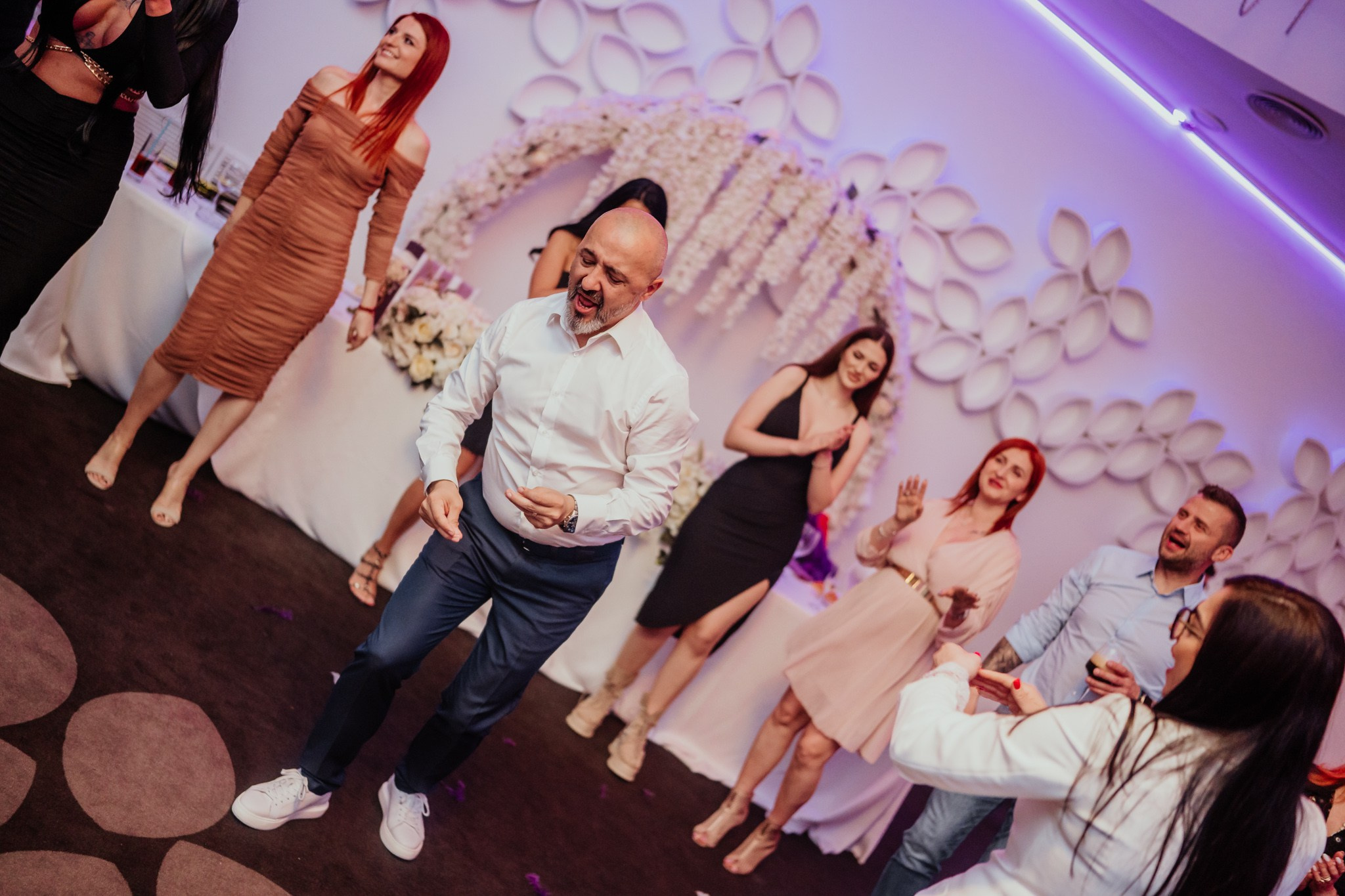 Fotografii de Botez Pline de Emoție pentru Sasha și Familie