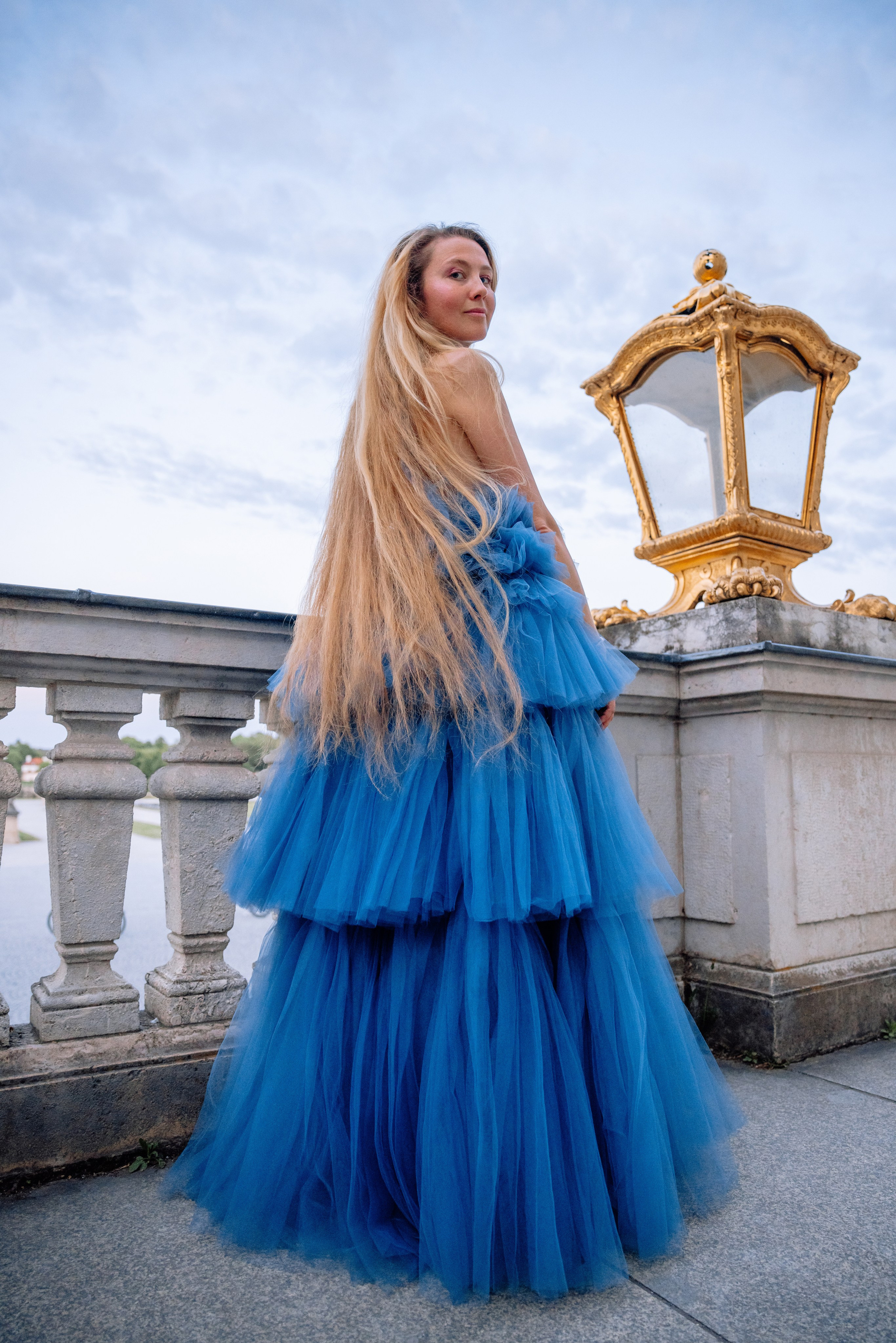 Wenn der Flieder beim Schloss Nymphenburg blüht. Hochzeitsfotograf München Taufe Familienfotograf Tanja Mauke