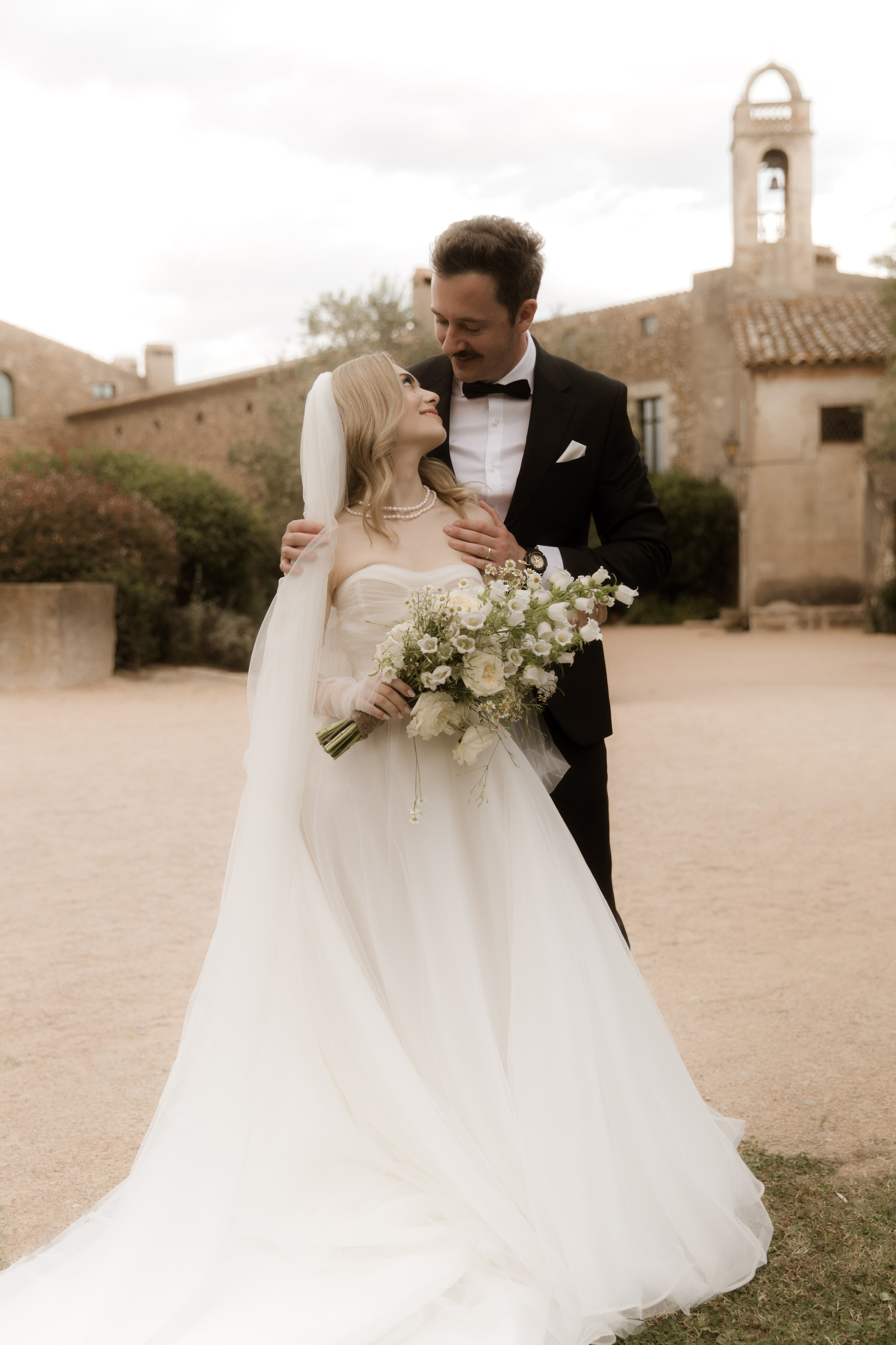 PJ & Yonna. Hotel Castell d’Emporda. Paola wedding photographer / videographer in Barcelona