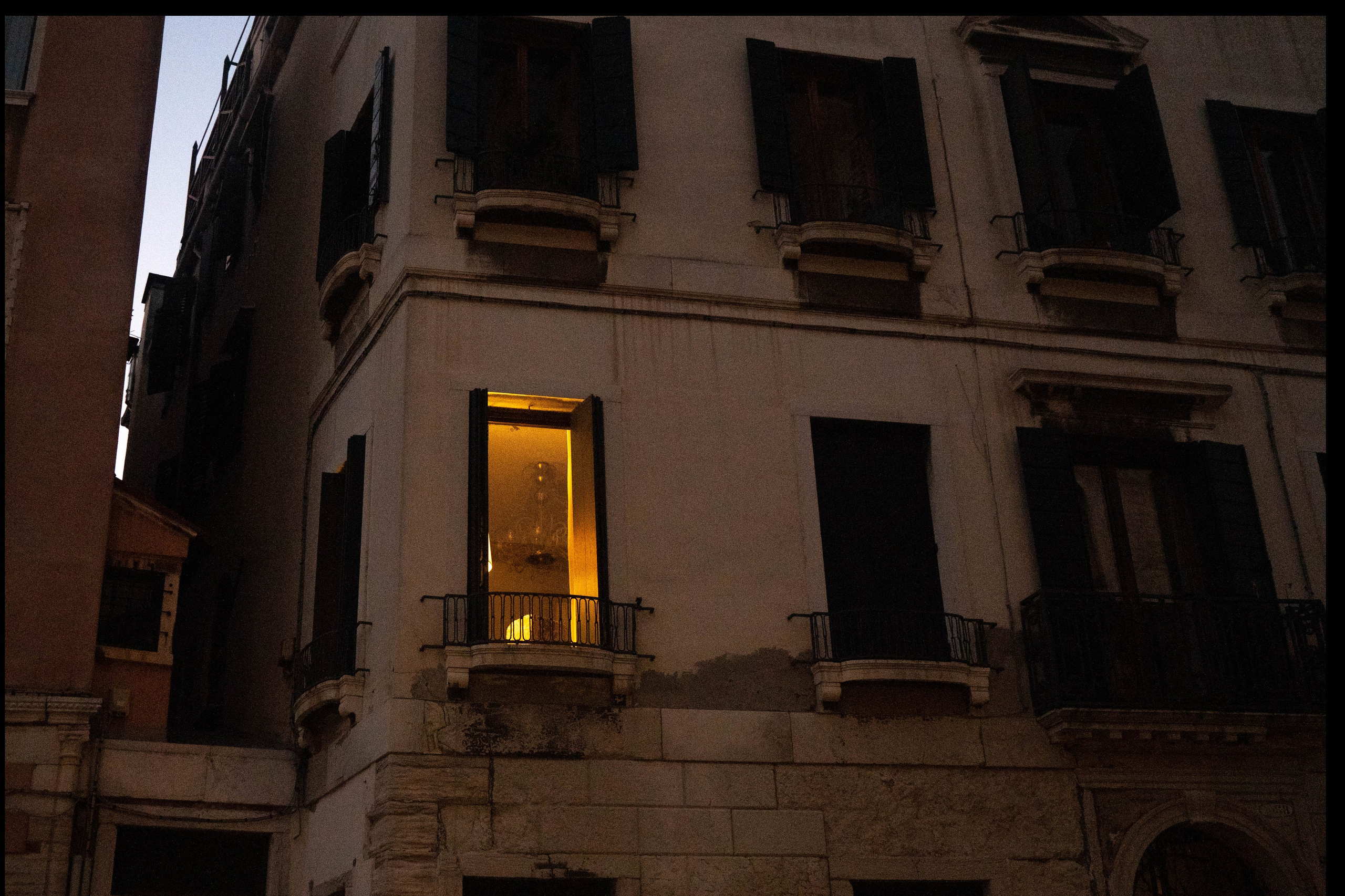 Benetki 2024. Fotografinja in videografinja Mariia Bortiakova iz Slovenije: fotografiranje dogodkov, portretov in snemanje videov po vsej Sloveniji