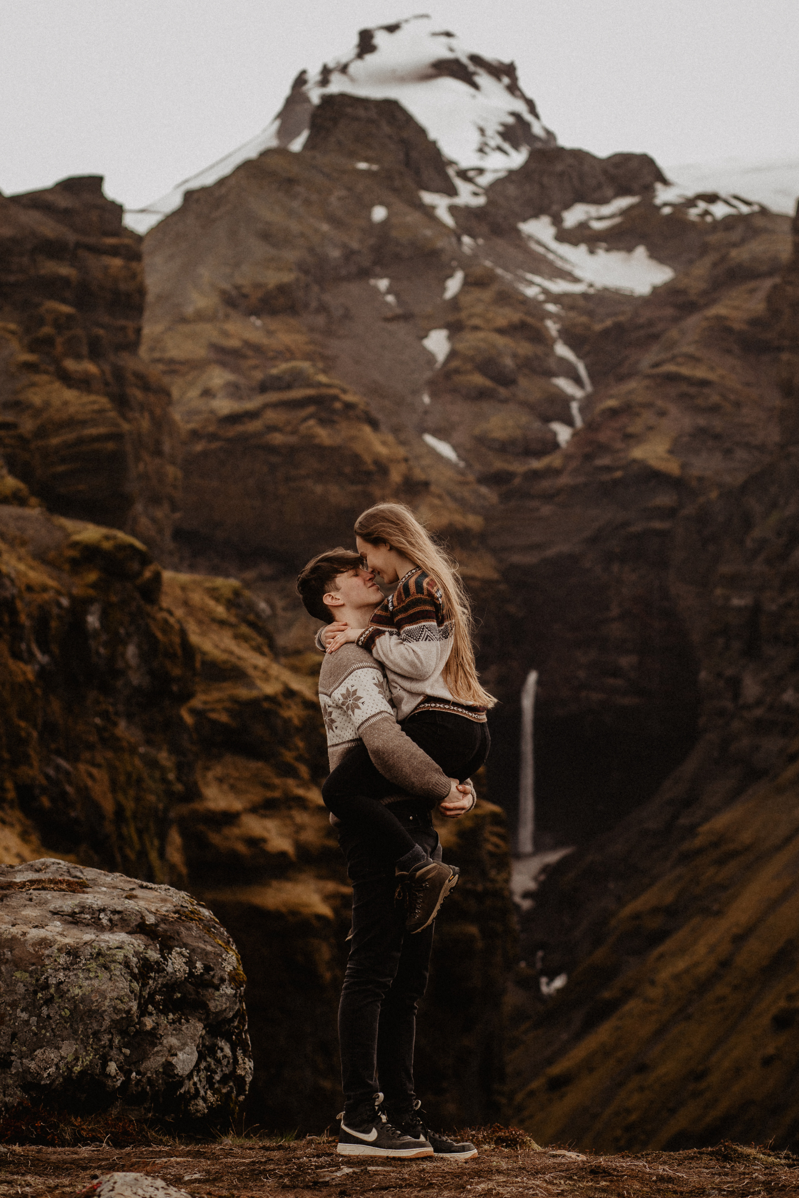 Couple photoshoot in front of volcano eruption in Iceland. Iceland elopement photo and video | Nikolaichik Photo