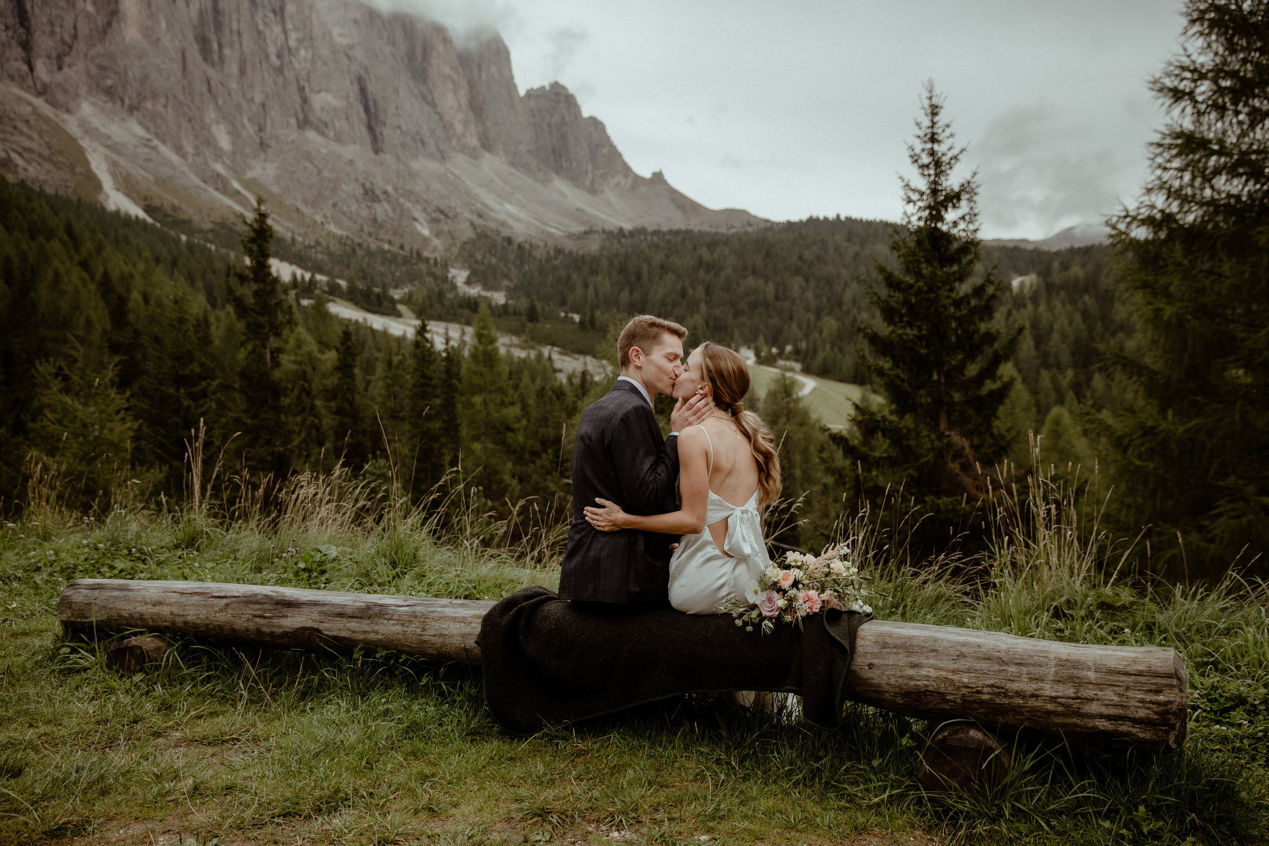 Intimate Wedding in the Dolomites. Iceland elopement photo and video | Nikolaichik Photo
