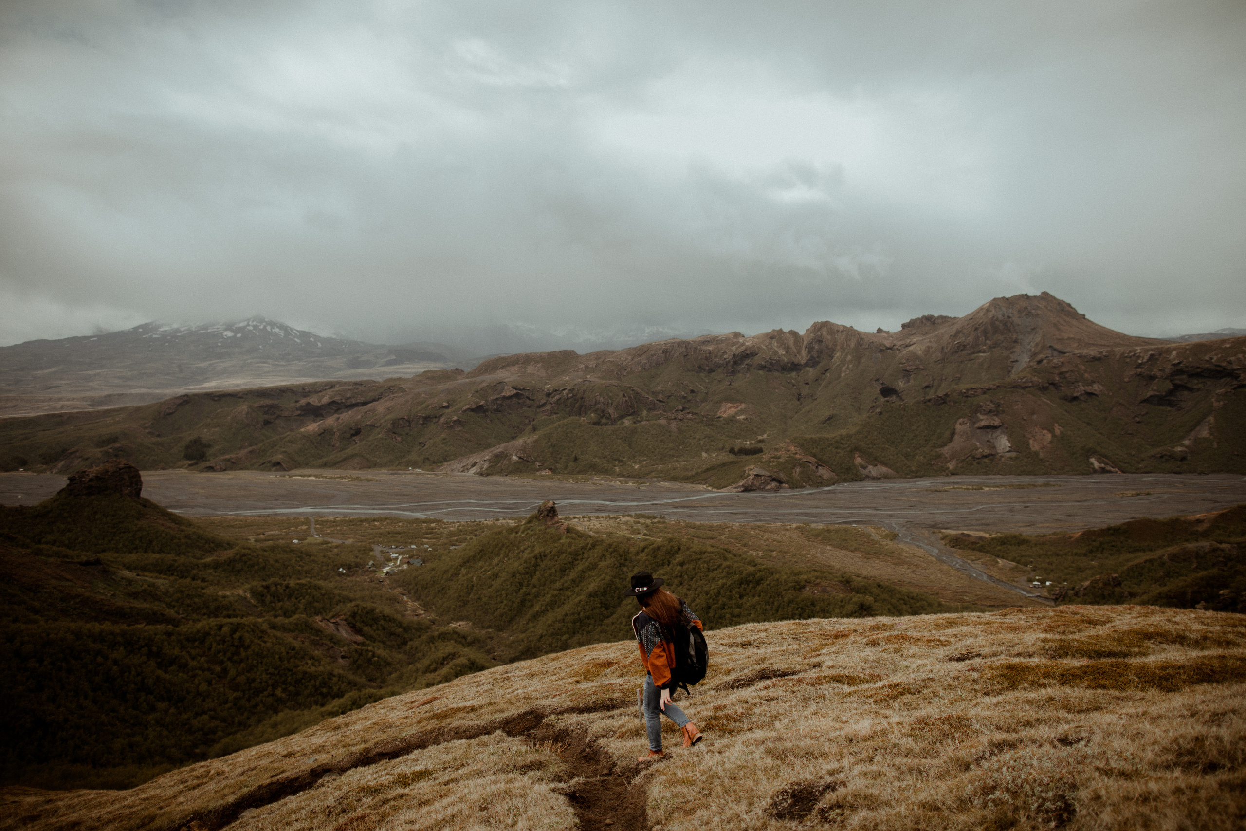 Hiking photoshoot in highlands of Iceland. Iceland elopement photographer & videographer