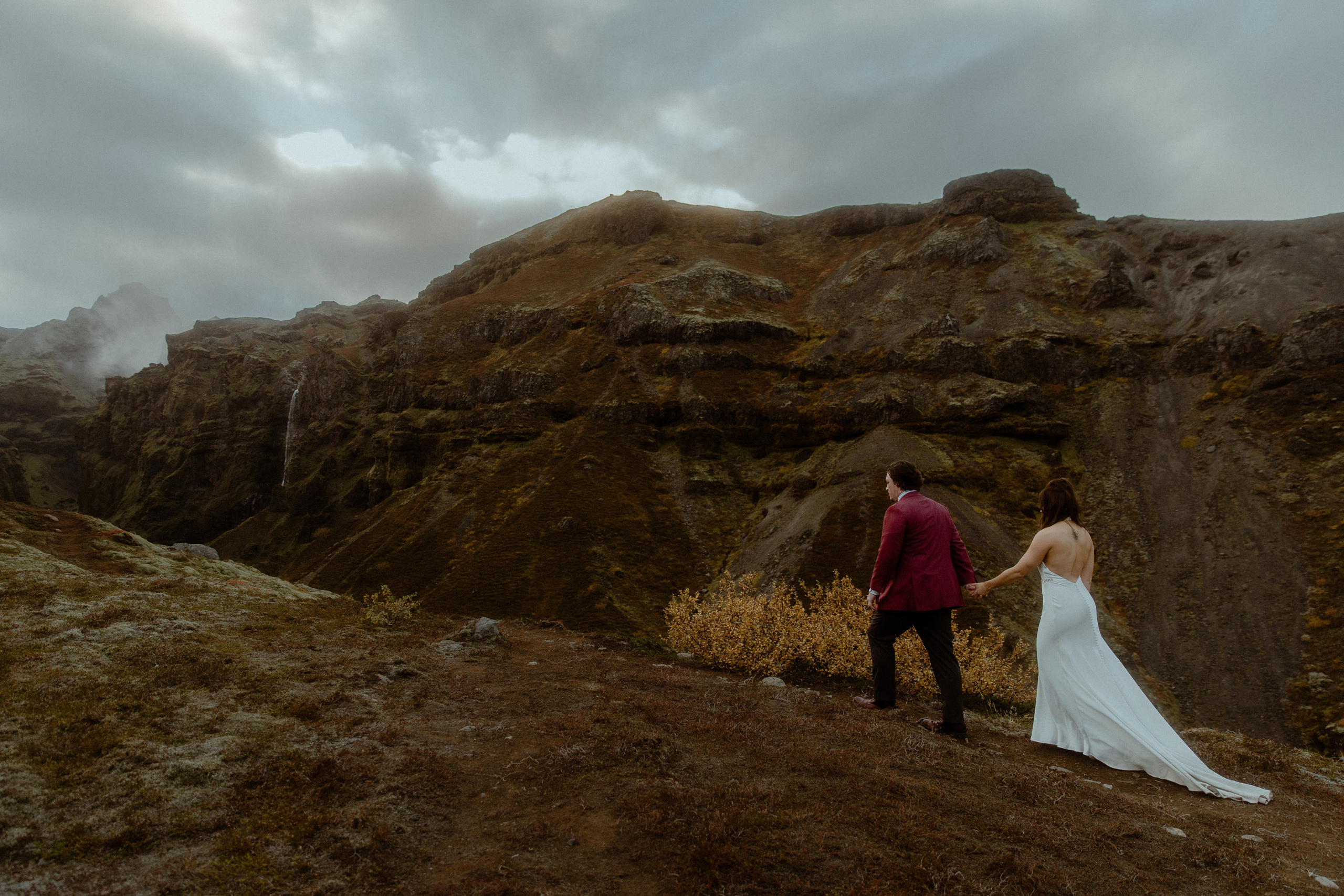 Secret hiking Elopement in Iceland. Iceland elopement photo and video | Nikolaichik Photo