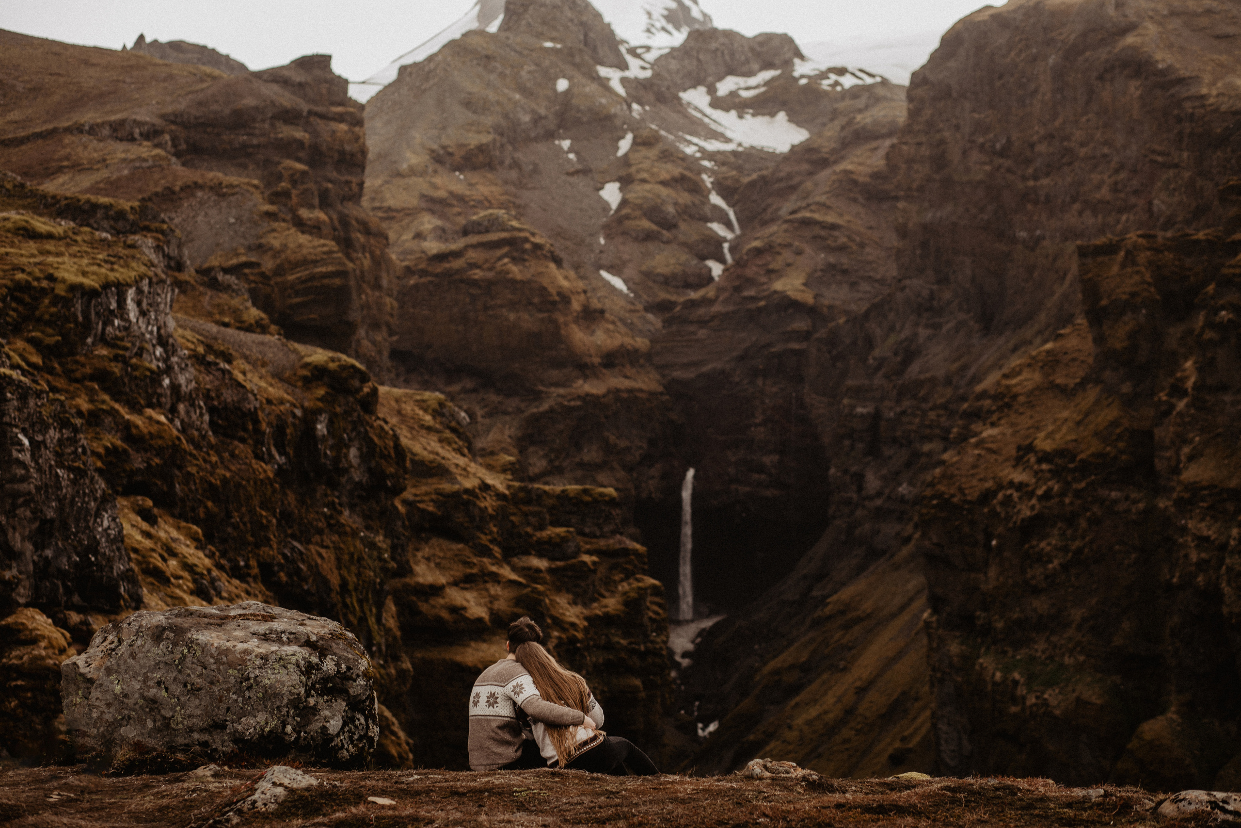 Couple photoshoot in front of volcano eruption in Iceland. Iceland elopement photo and video | Nikolaichik Photo
