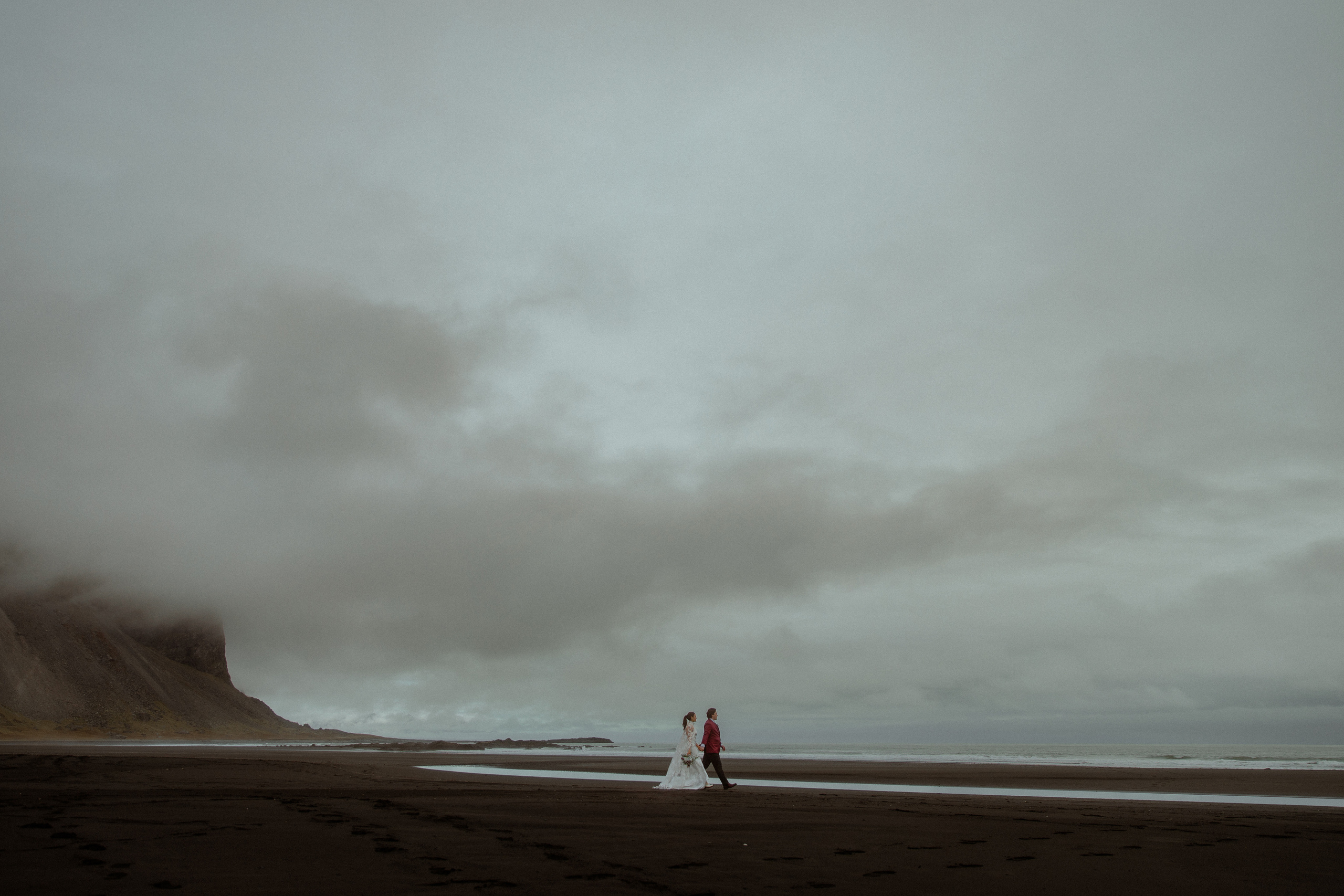 Secret hiking Elopement in Iceland. Iceland elopement photo and video | Nikolaichik Photo