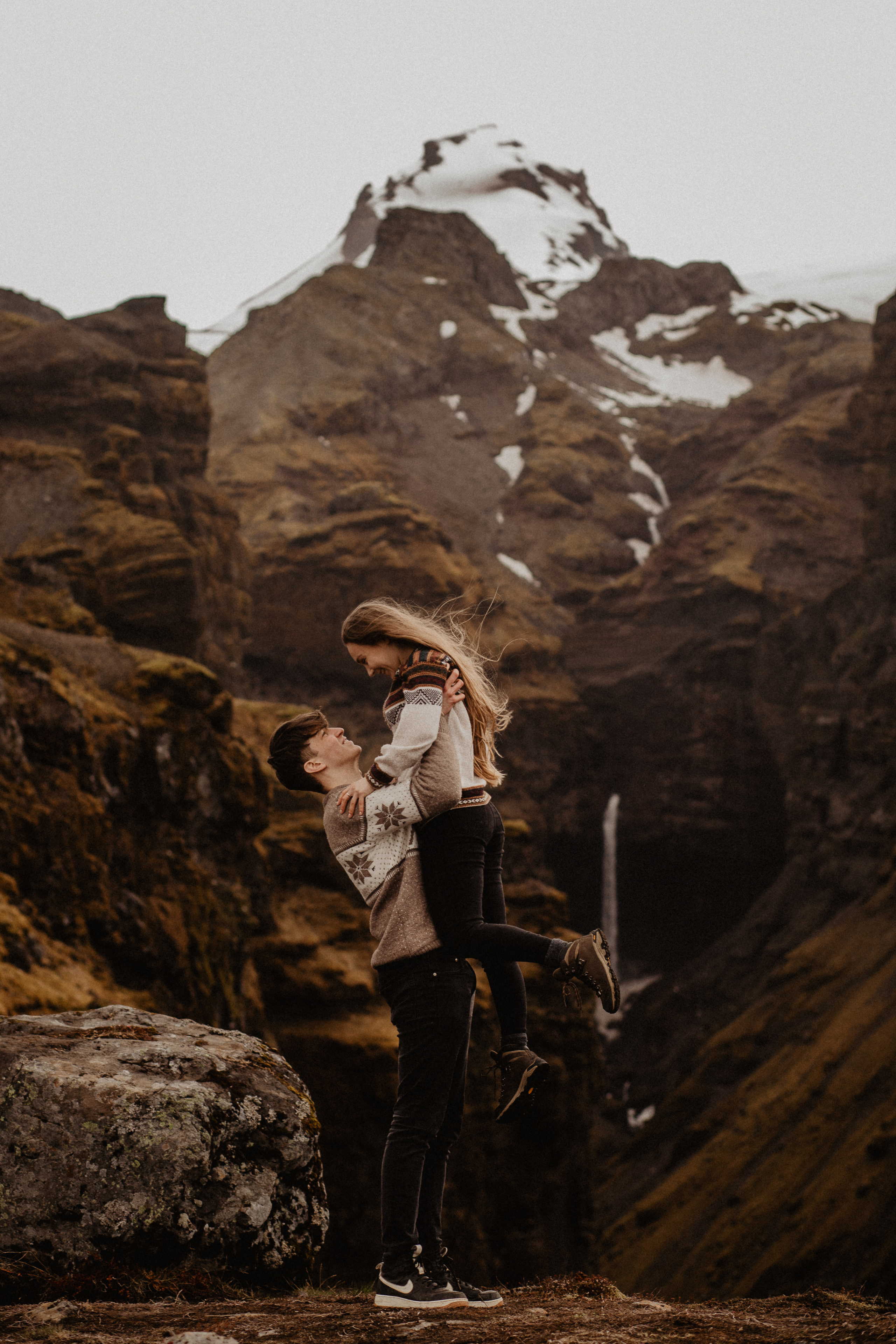 Couple photoshoot in front of volcano eruption in Iceland. Iceland elopement photo and video | Nikolaichik Photo
