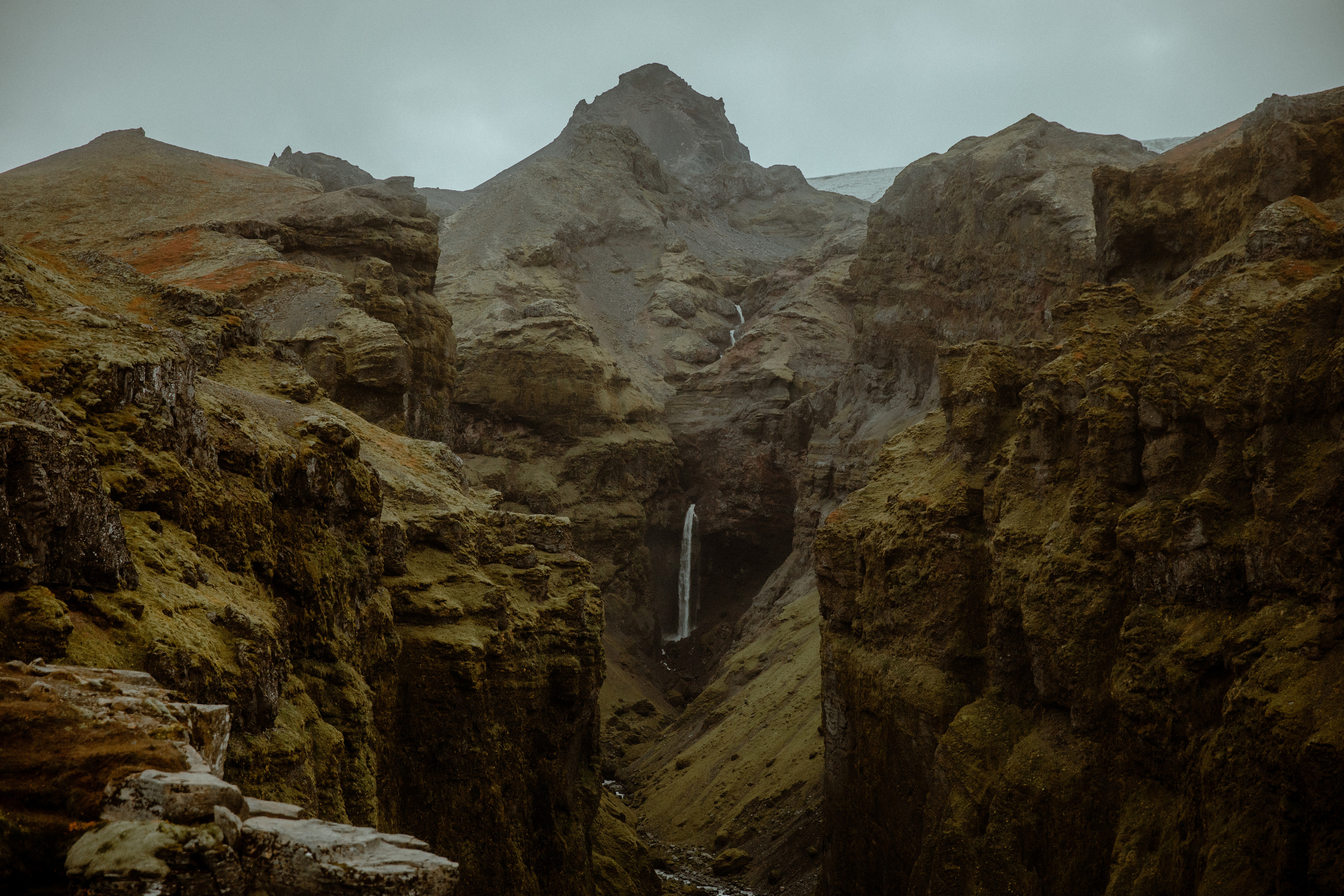Secret hiking Elopement in Iceland. Iceland elopement photo and video | Nikolaichik Photo