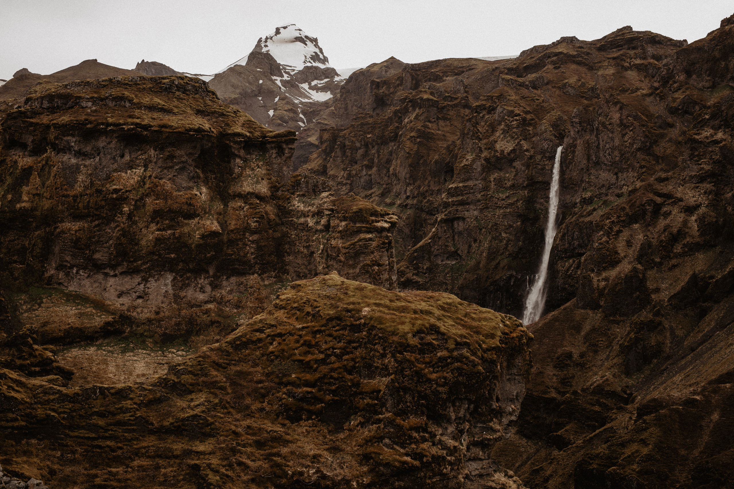 Couple photoshoot in front of volcano eruption in Iceland. Iceland elopement photo and video | Nikolaichik Photo